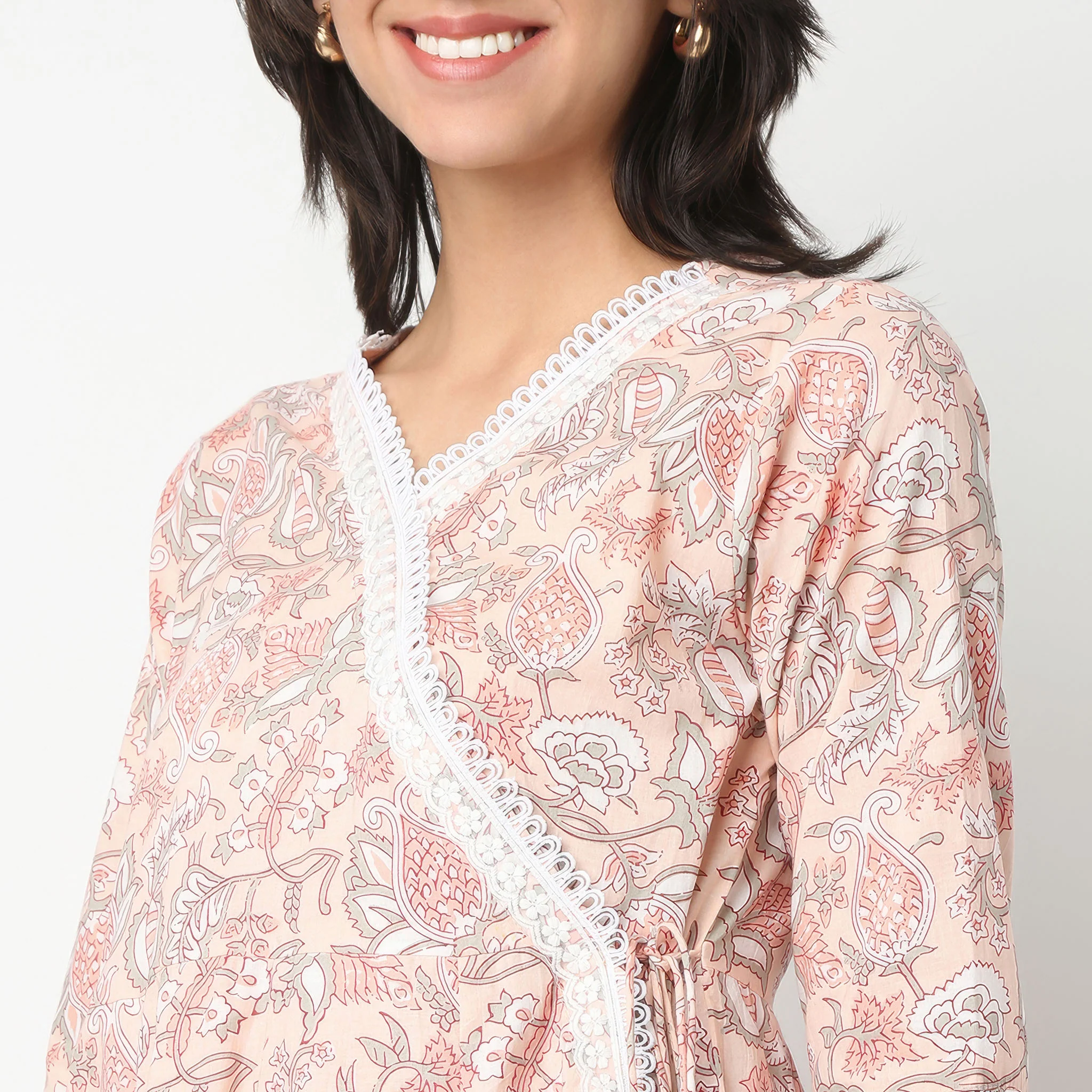 V-Neck Three-Fourth Sleeve Kurta Set Flare Fit Printed Kurta With Pant Set - Image 4