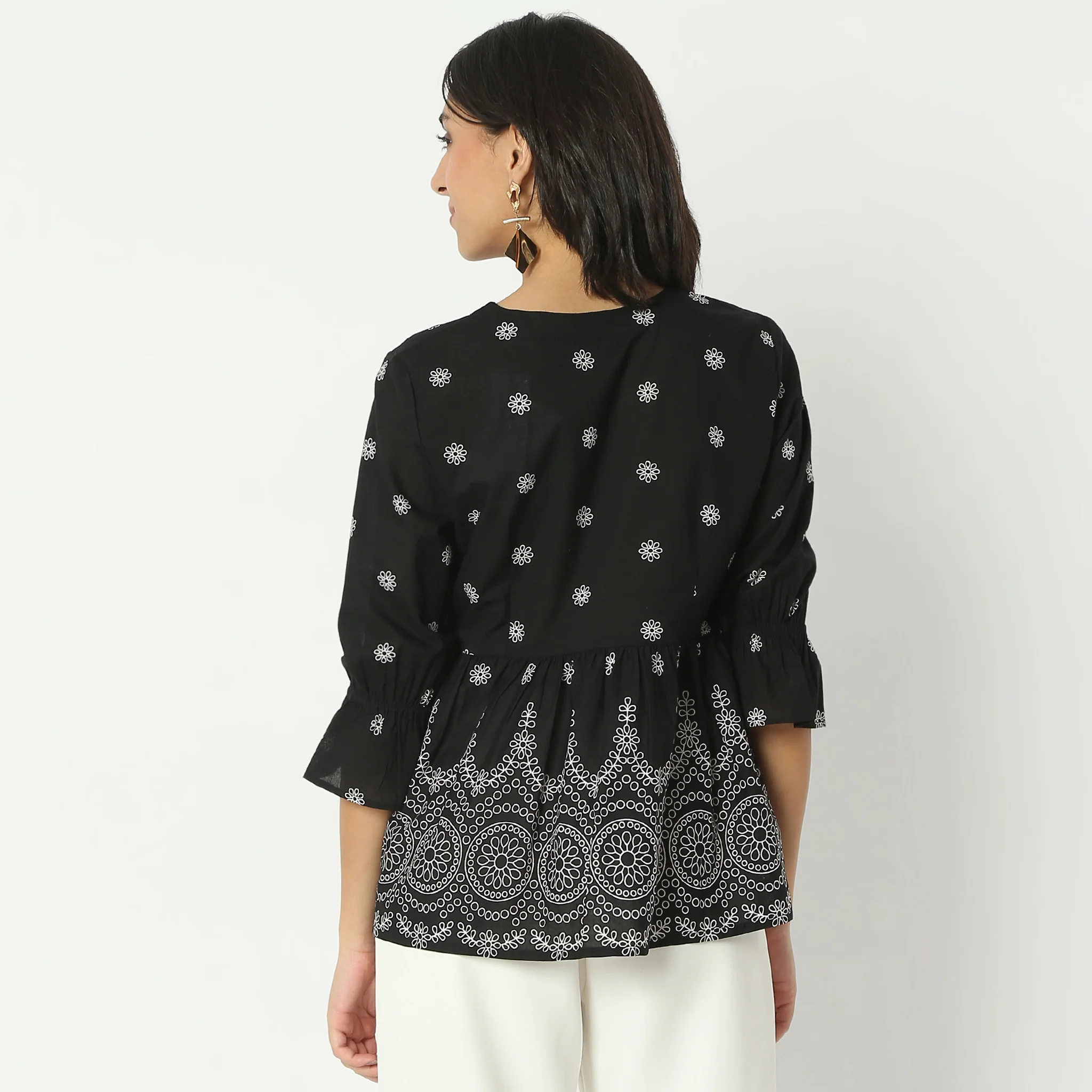 Flare Fit Printed Short Length V-Neck Alia Cut Top - Image 3