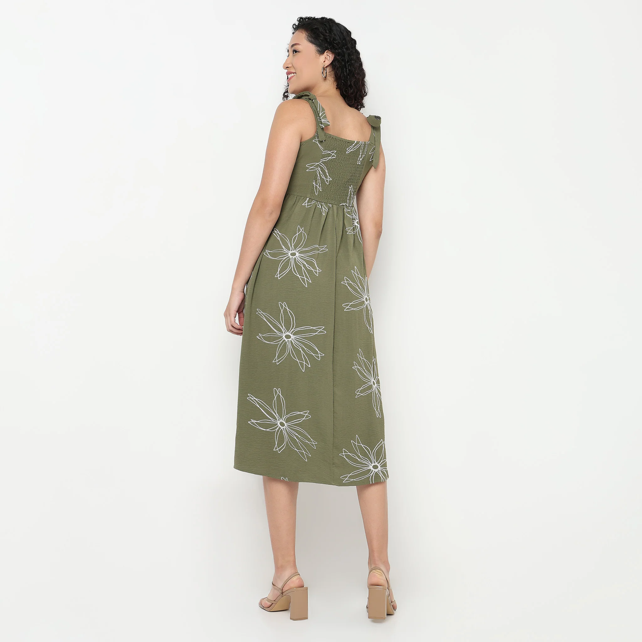Floral Embroidered Flare Fit Midi Dress - Image 3