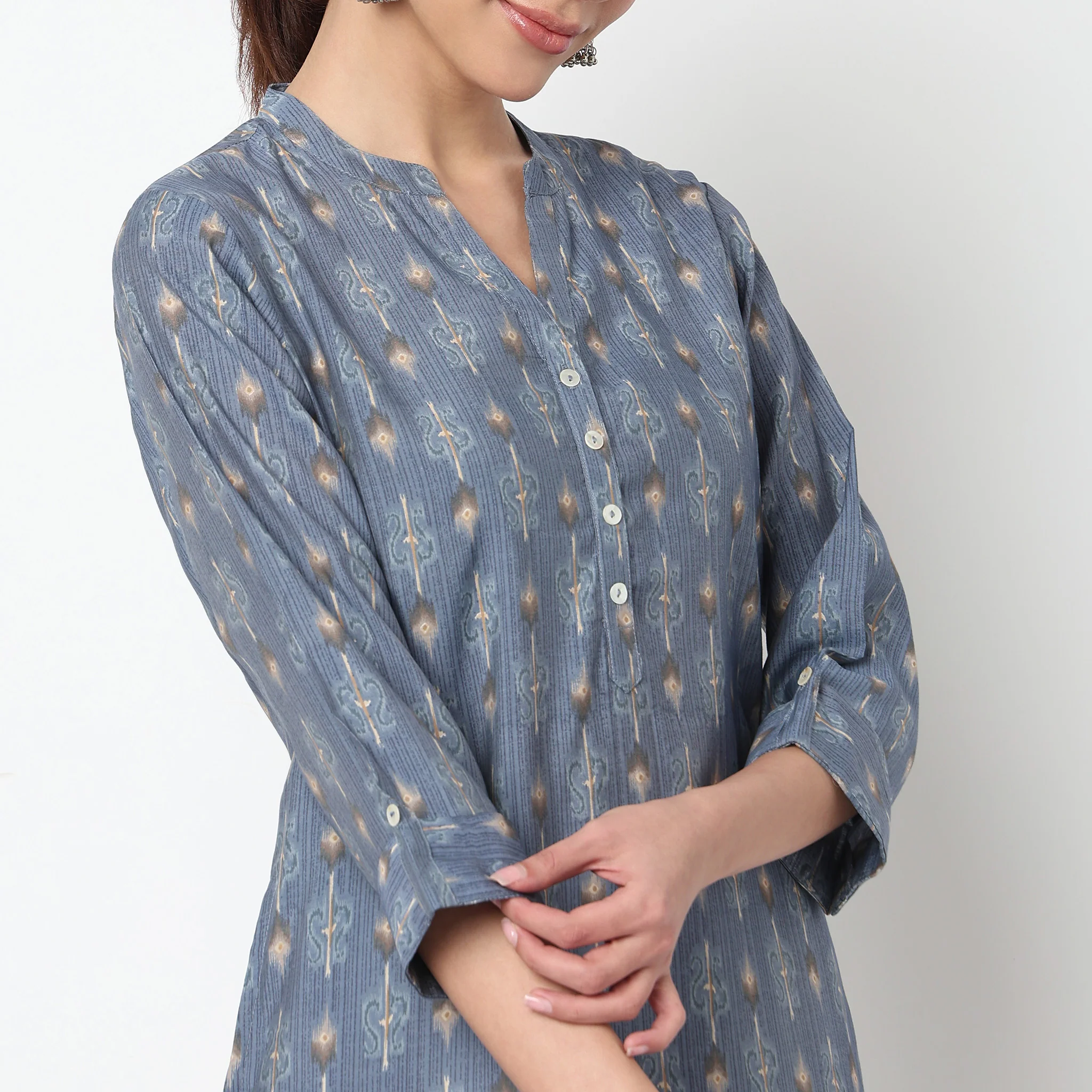 Half Placket Long Kurta - Image 3