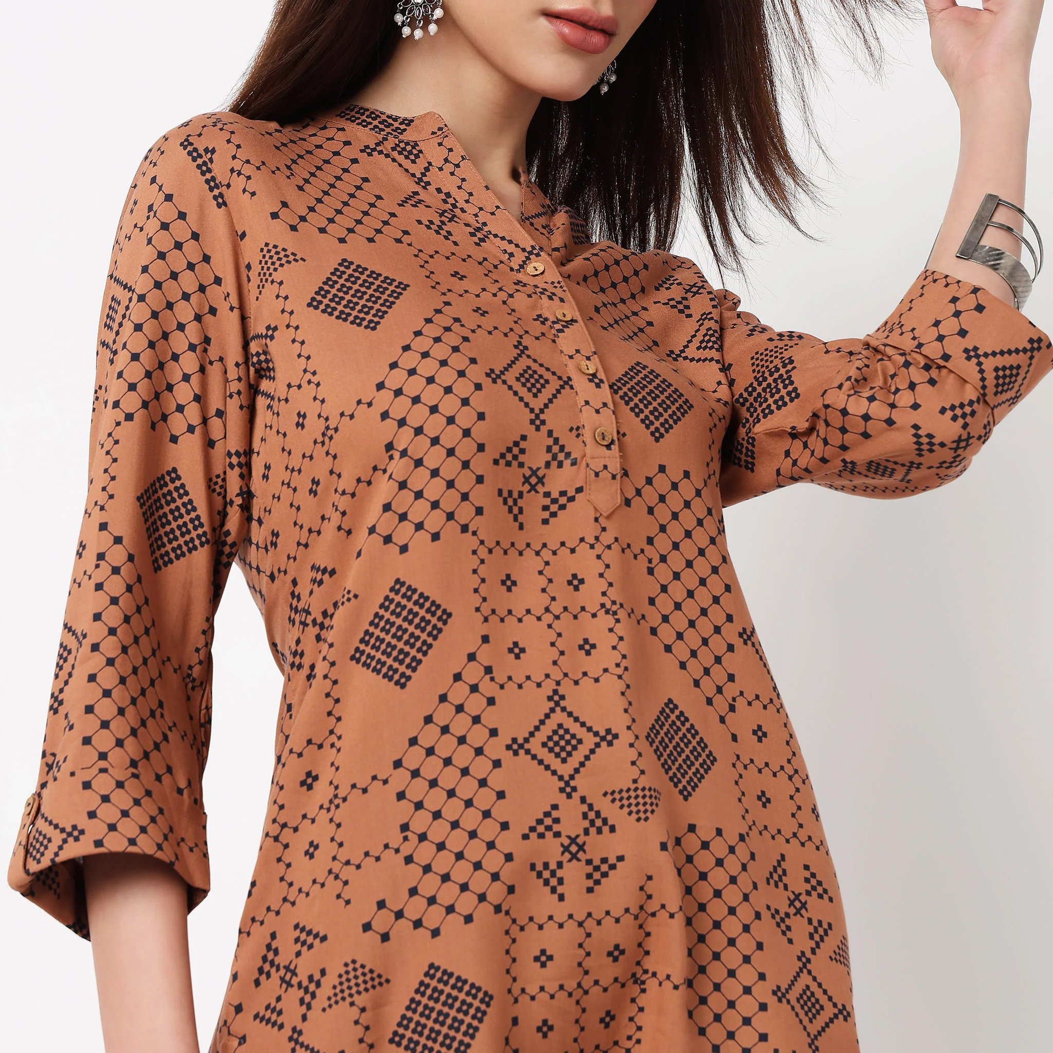 Half Placket Printed Short Kurta - Image 4