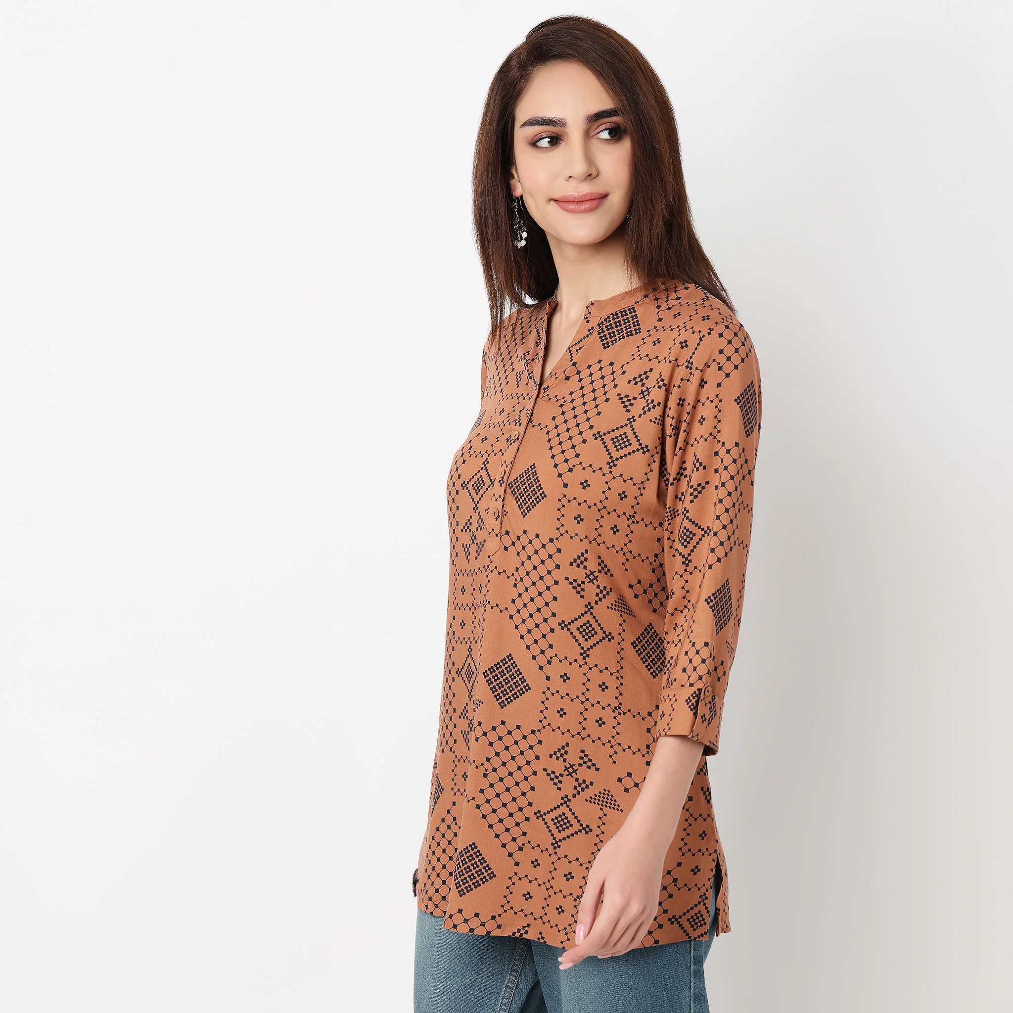 Half Placket Printed Short Kurta - Image 5