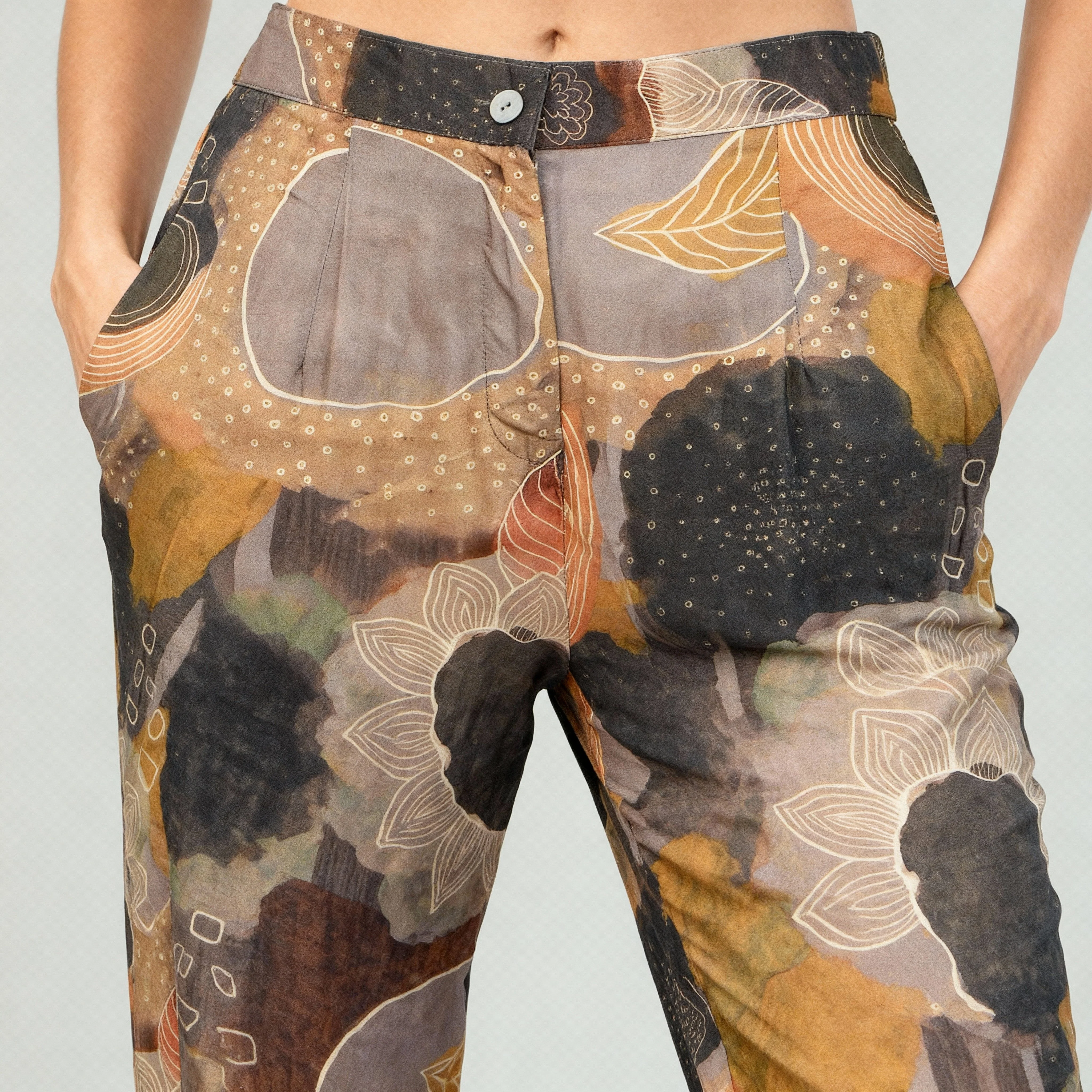High Rise Printed Straight Pants - Image 4