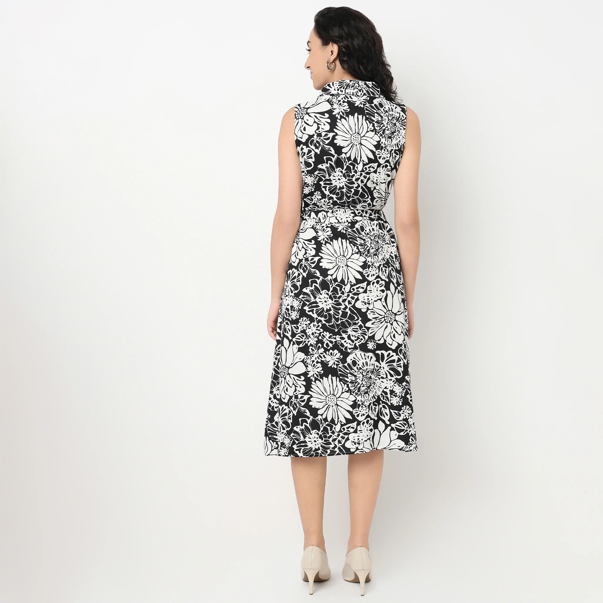 Isabella Flared Dress With Tie Up Belt - Image 8