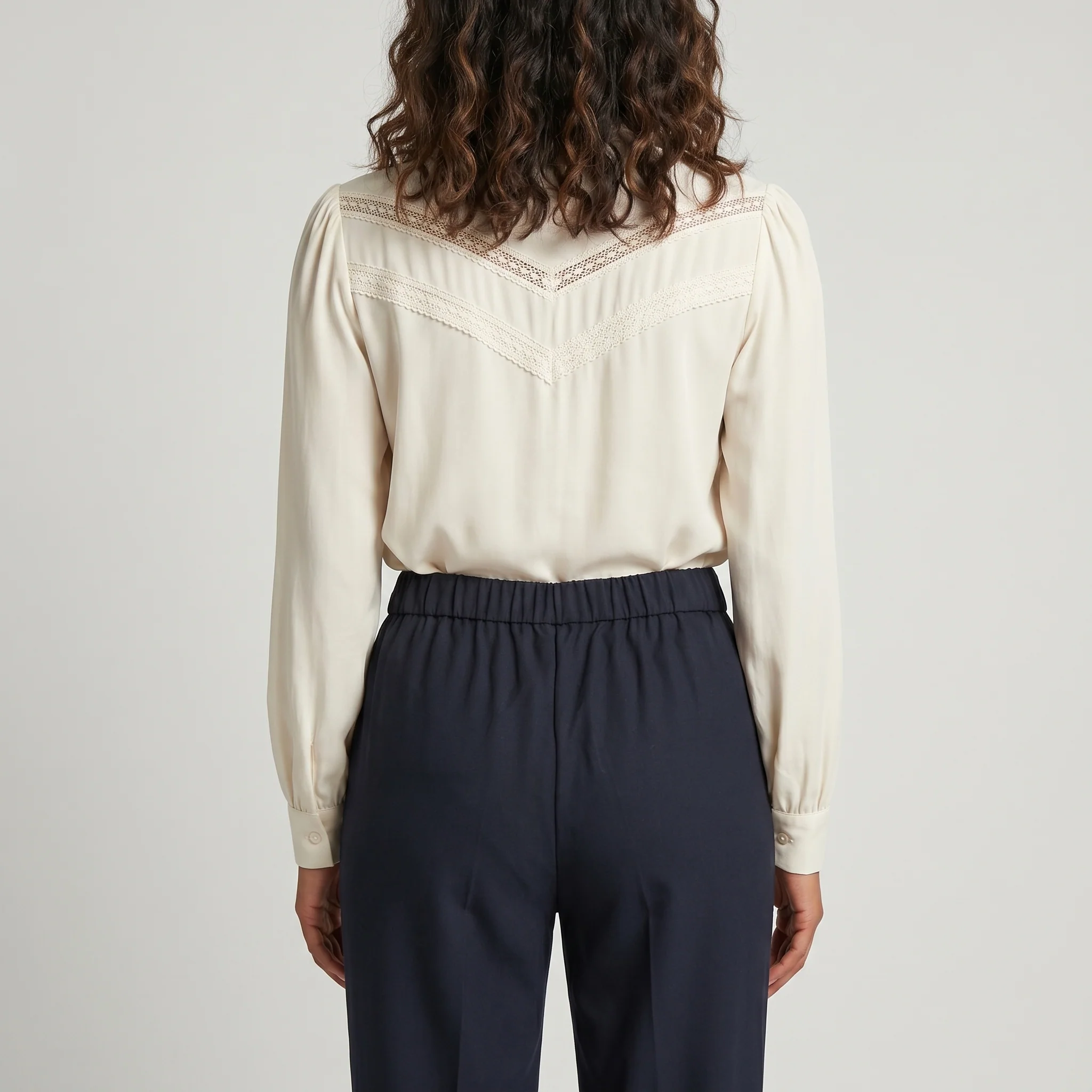 Knitted Solid High Rise Trousers - Image 3