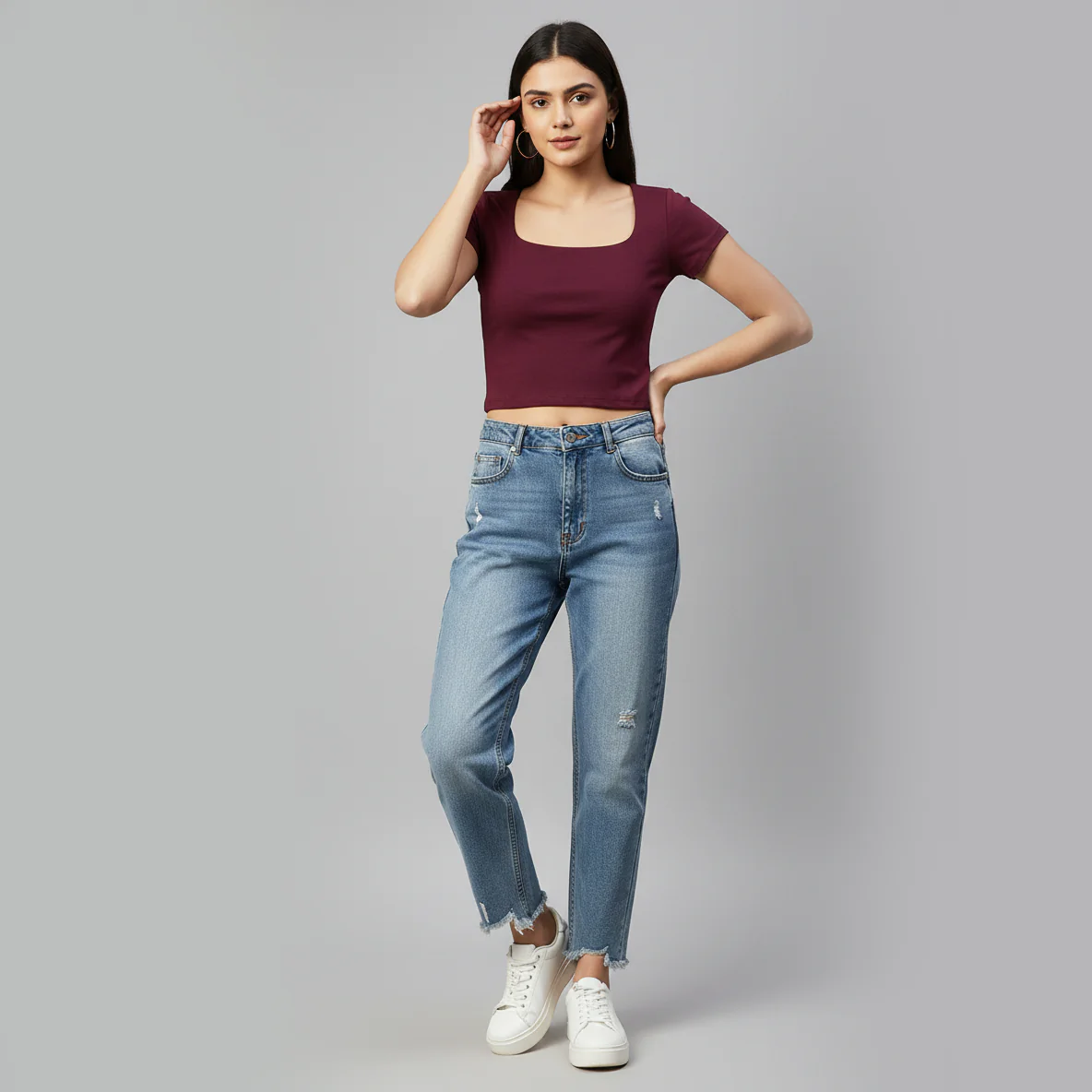 Knitted Solid Slim Fit T-Shirt - Image 5