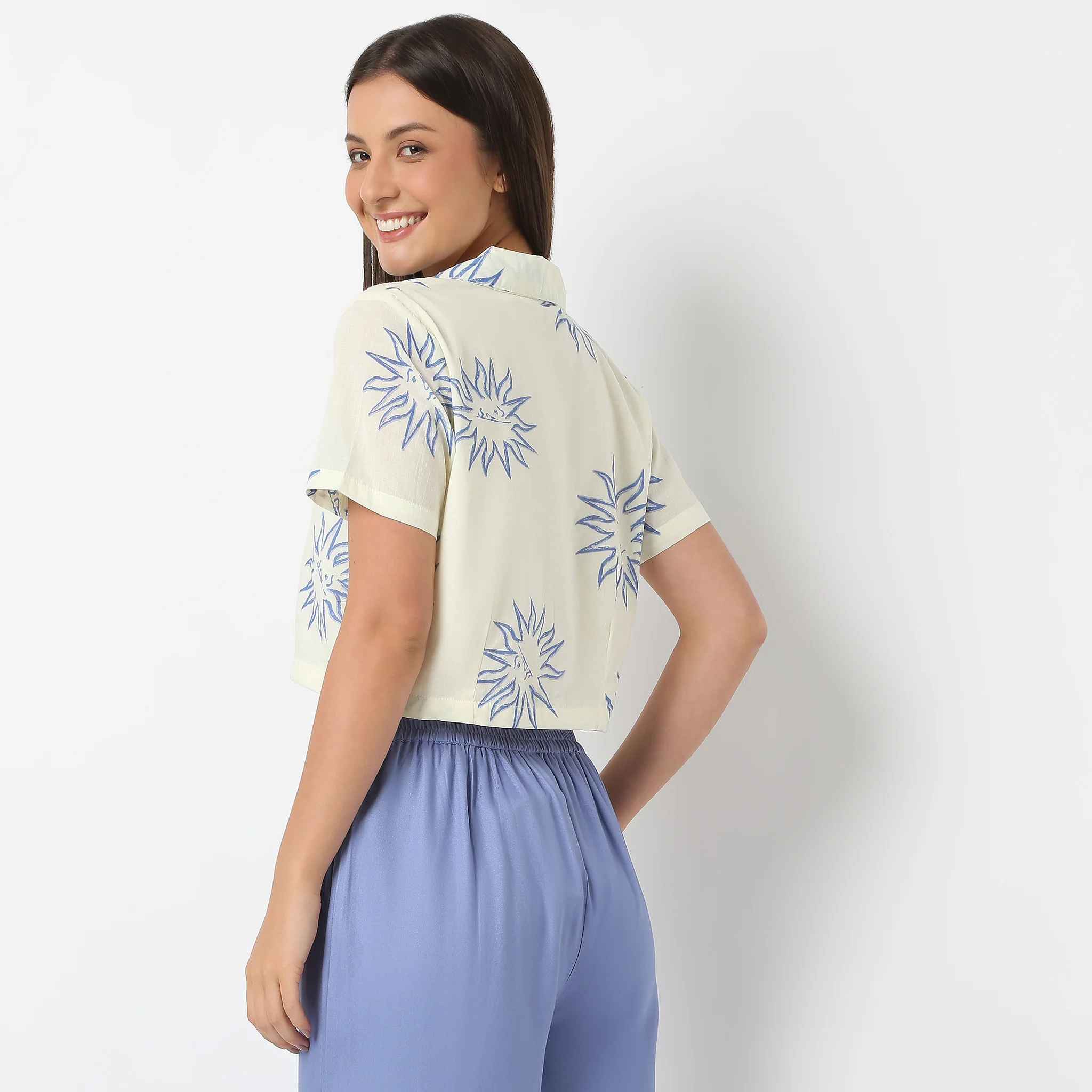 Lapel Collar Printed Boxy Fit Crop Top - Image 3