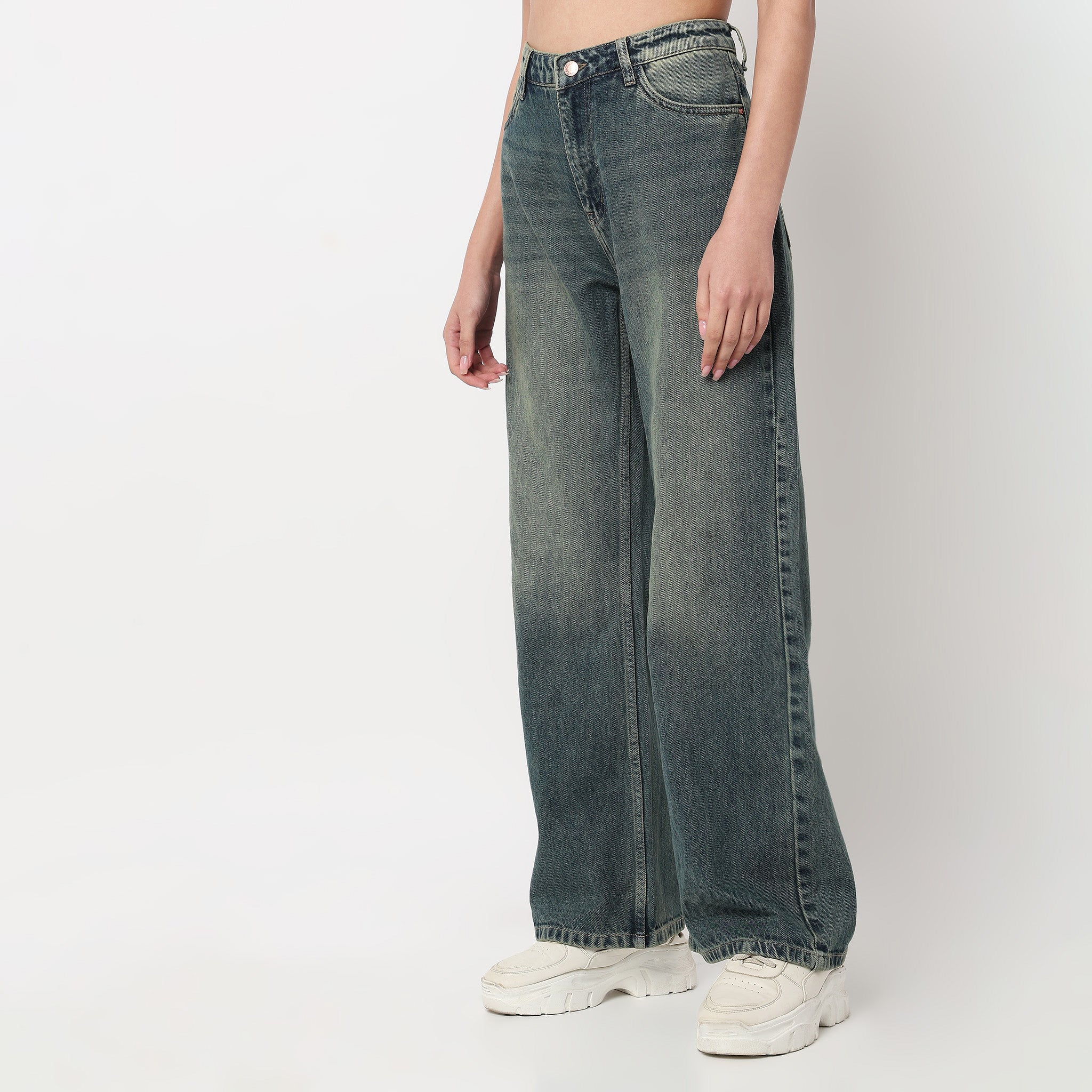 Low Waist Straight Fit Denim With Tinted Look - Image 5