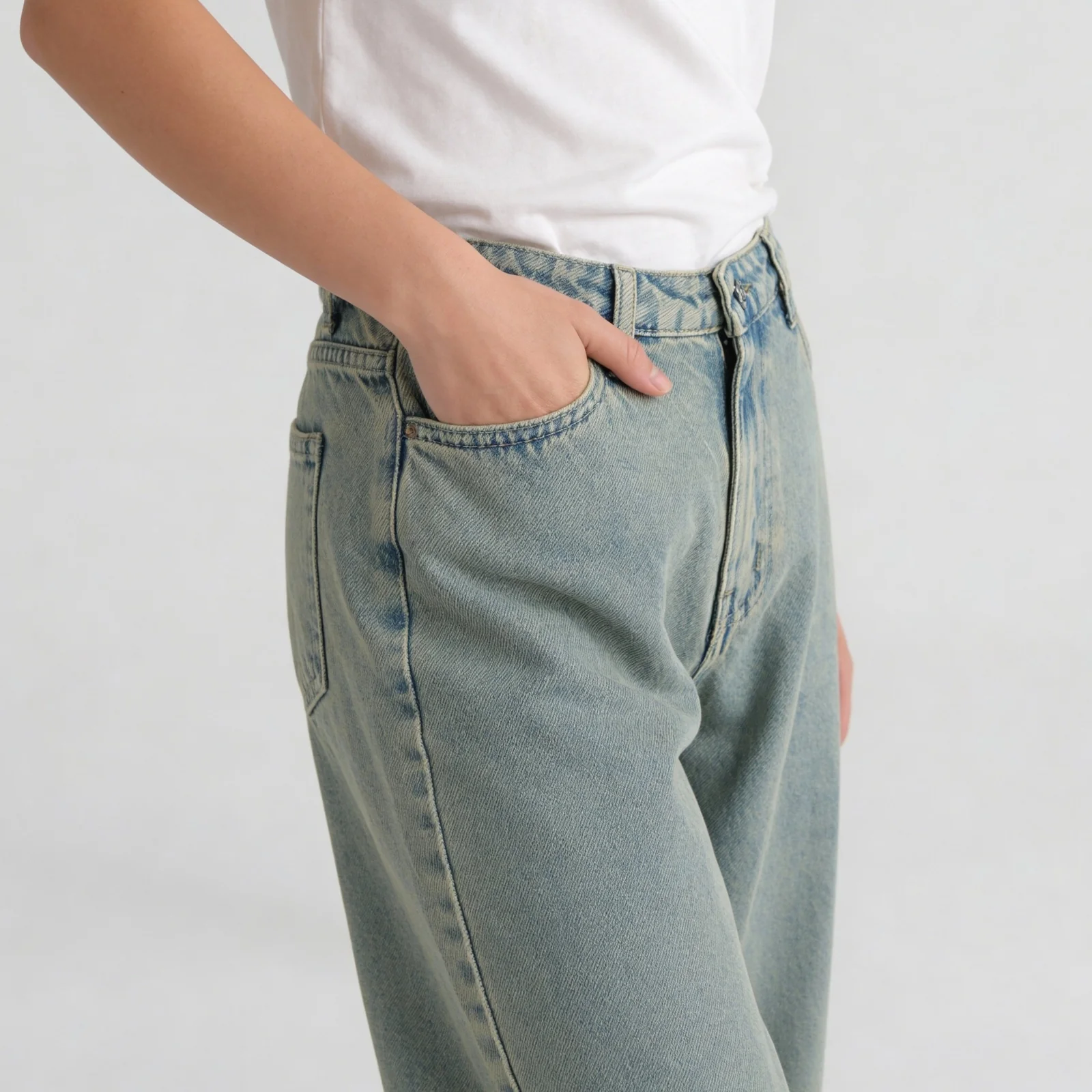 Low Waist Straight Fit Denim With Tinted Look - Image 9