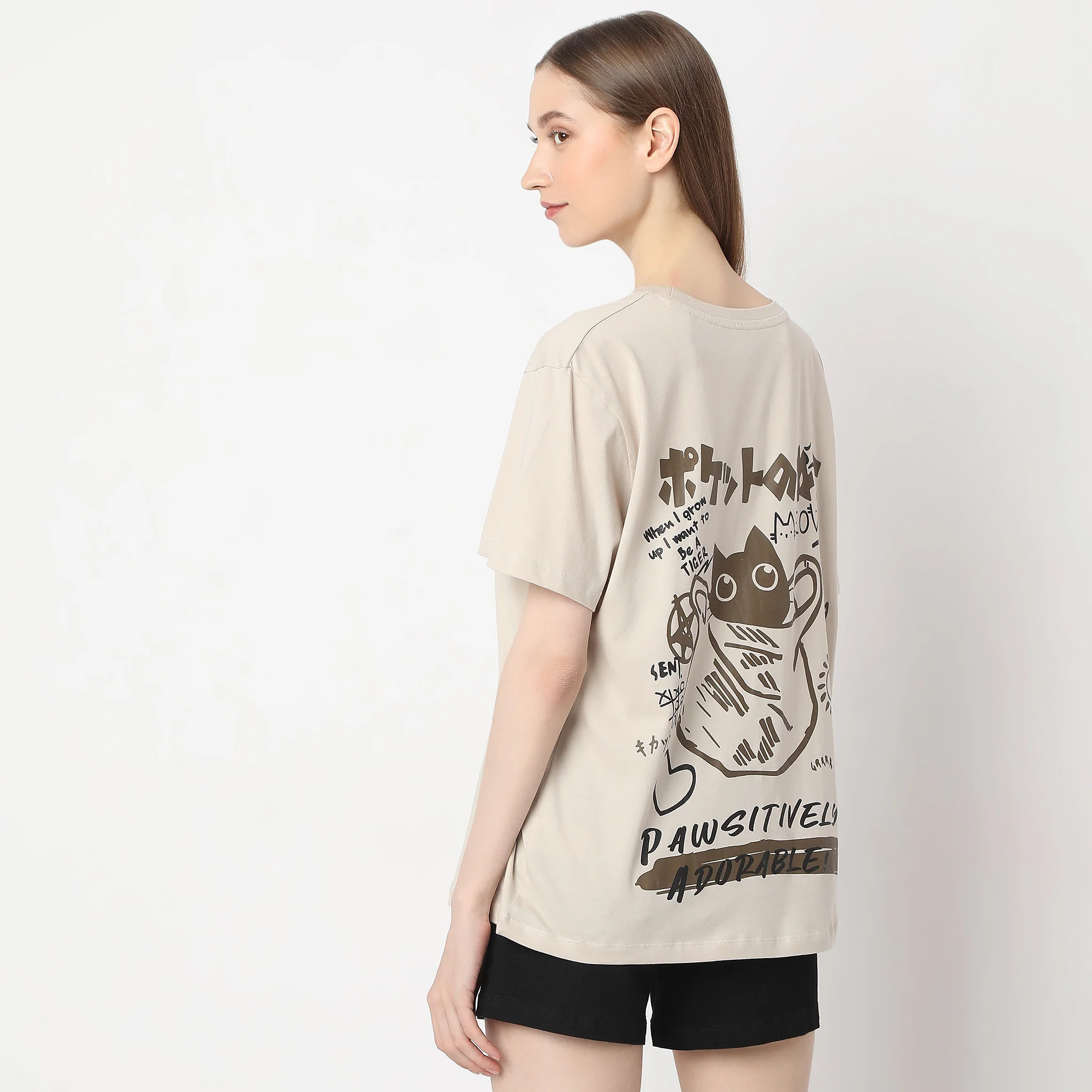 Betty Oversized Front Graphic T-Shirt - Image 3