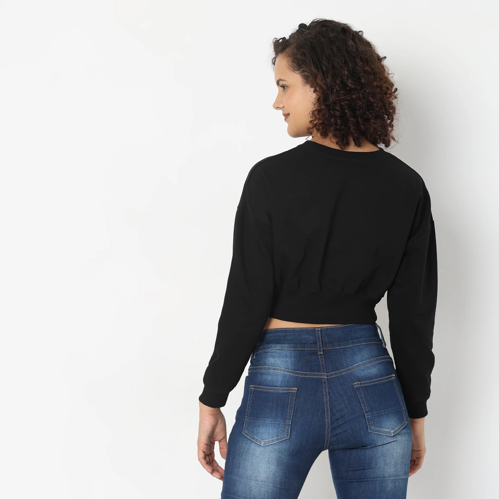 Crop Solid Essential Sweatshirt - Image 3