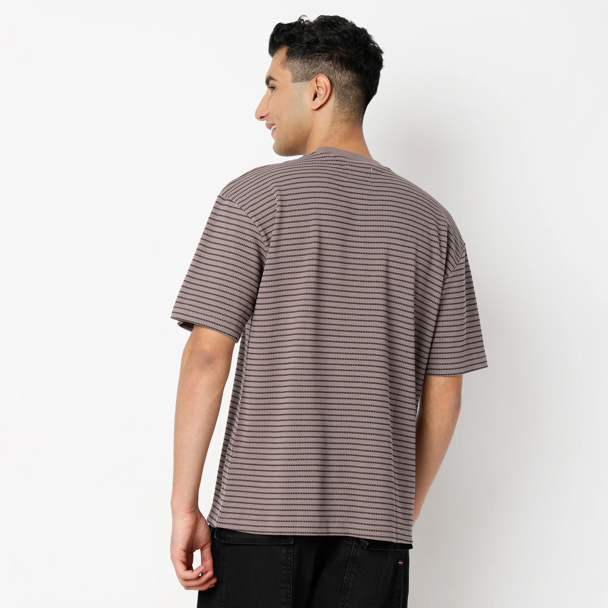 Oversize Striped Crew Neck Uniset T-Shirt - Image 3