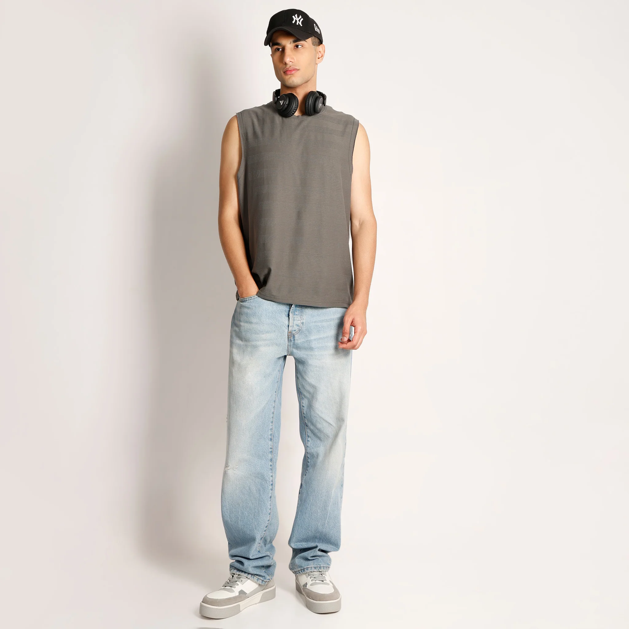 Oversize Structured Crew Neck Sleeveless Baggy T-Shirt - Image 7