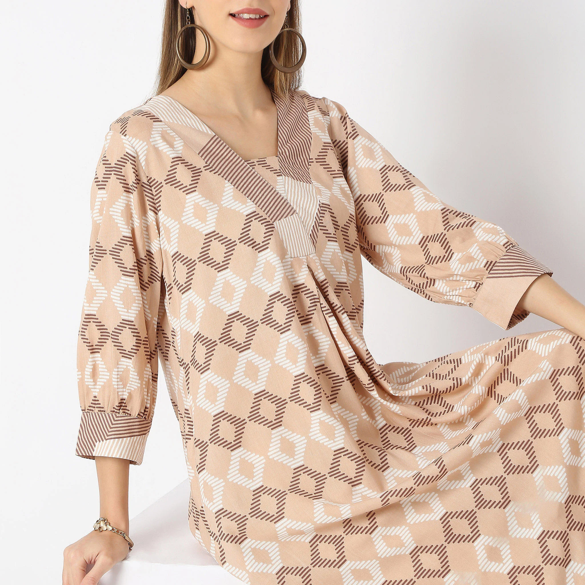 Prinetd Below Knee V-Neck Flared Kurta - Image 4