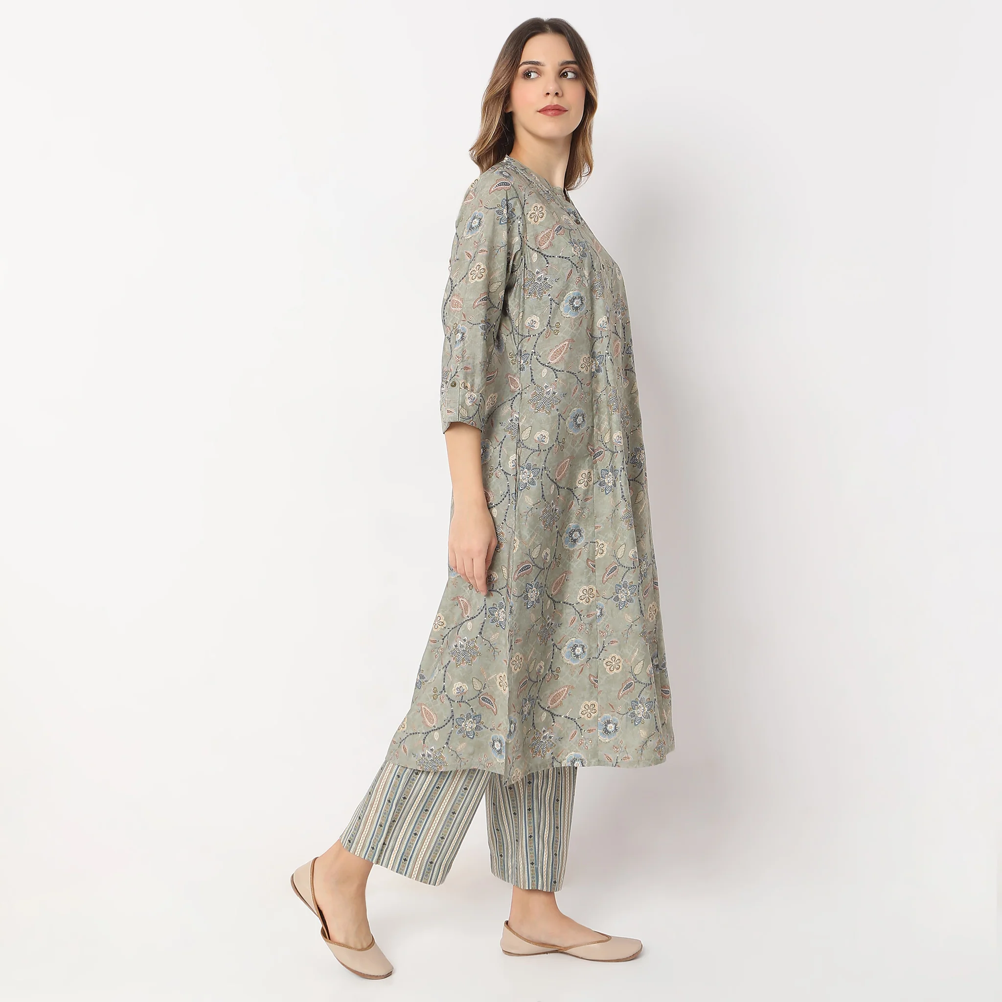 Printed Calf Length Camp Collar A Line Kurta With Pant Set - Image 5