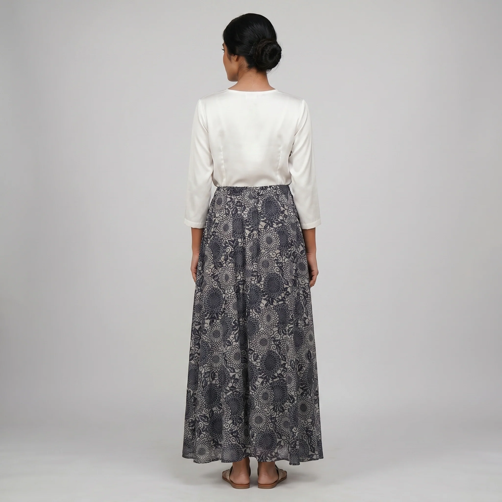 Printed Flare Fit High Rise Skirt - Image 3