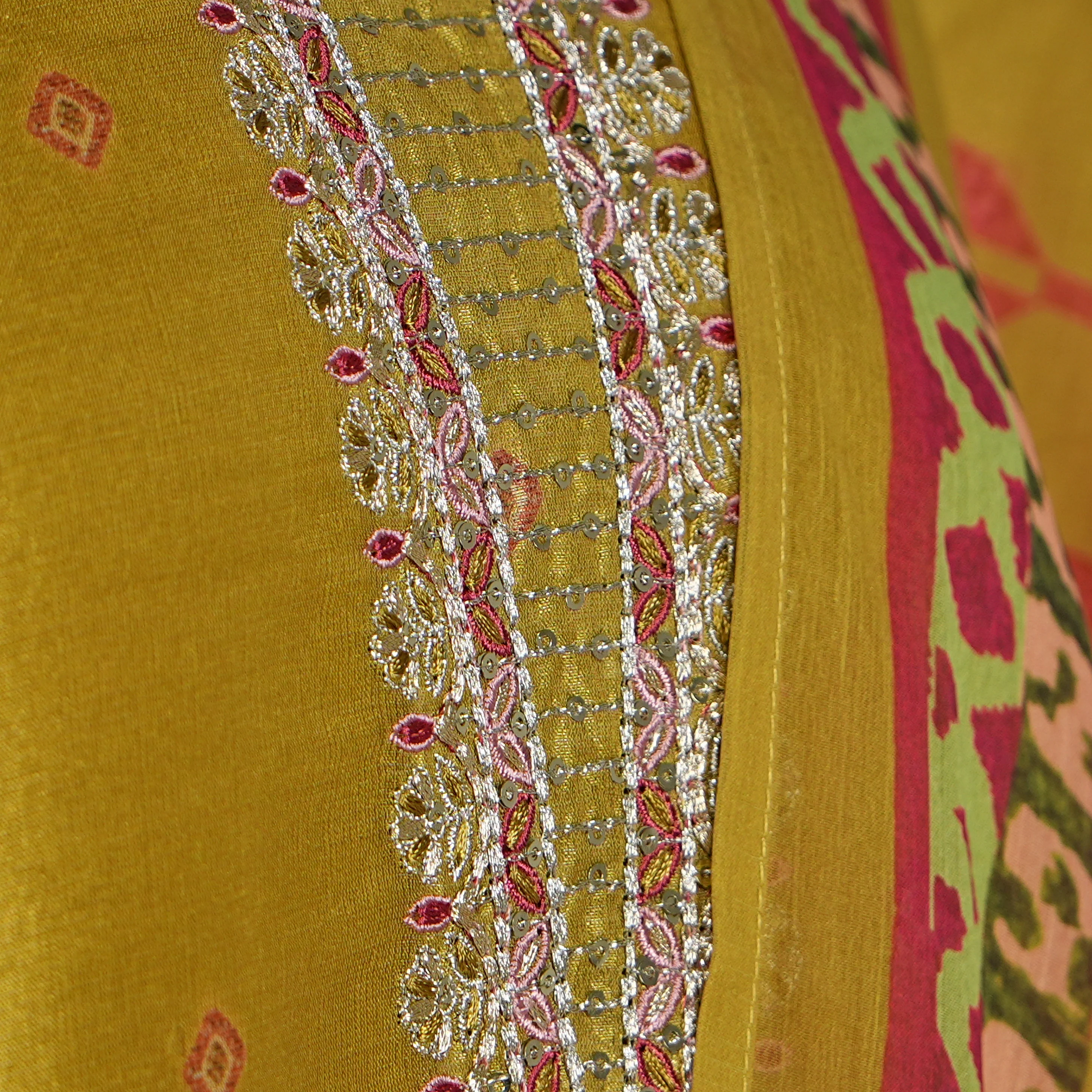 Printed Kurta and Pant with Dupatta Set - Image 4