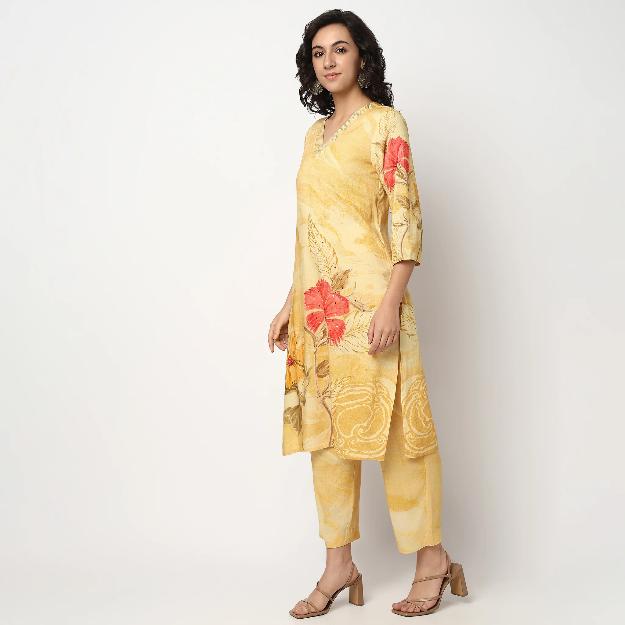 Printed V-Neck Kurta Set with Pant - Image 7