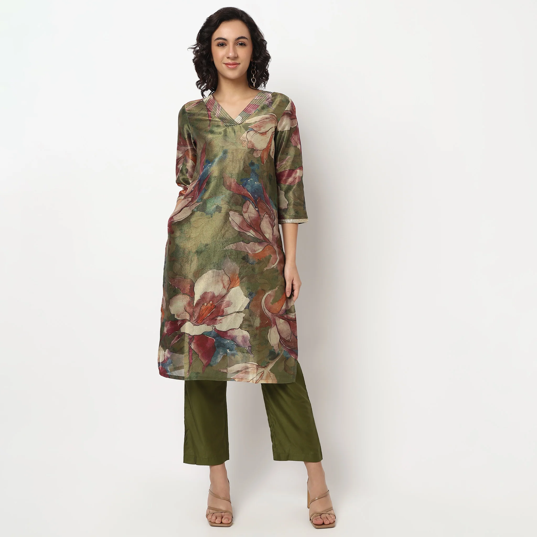 Printed V Neck Kurta Set - Image 2