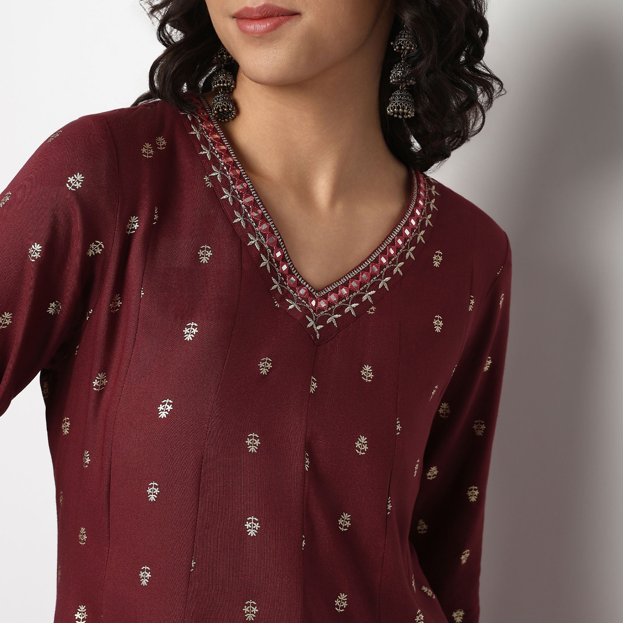 Printed V-Neck Kalidar Kurta - Image 4