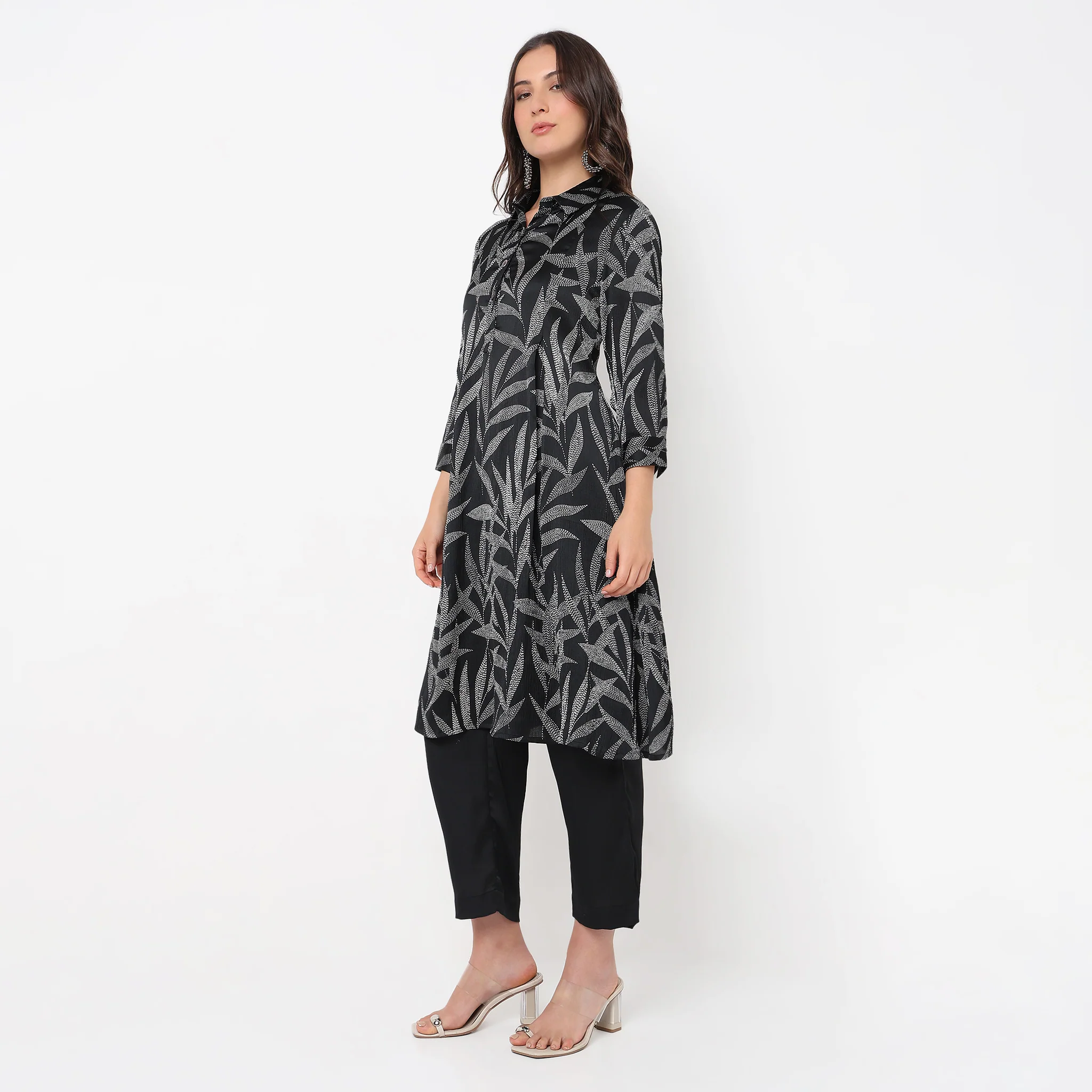 Printed Shirt Collar Kurta Set - Image 4