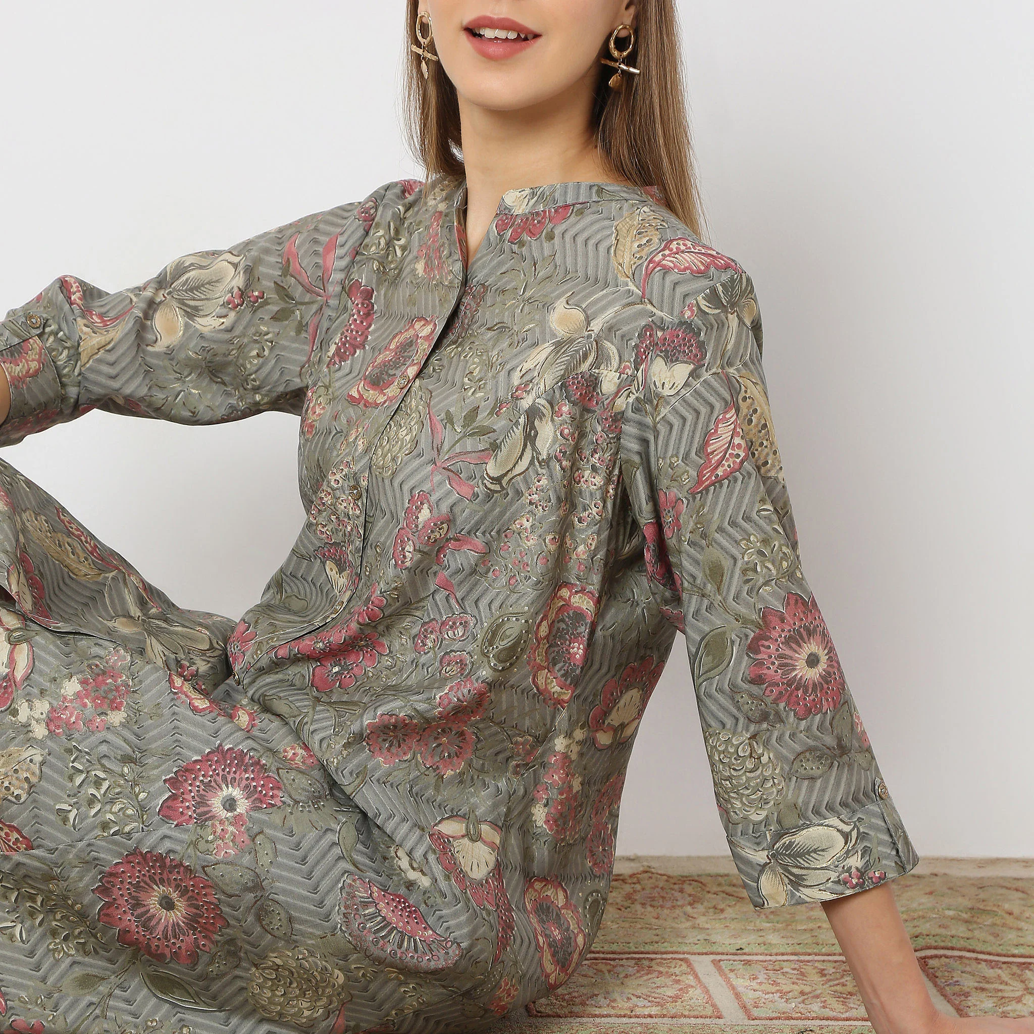 Printed Straight Band Collar A-Line Kurta With Pant Set - Image 4