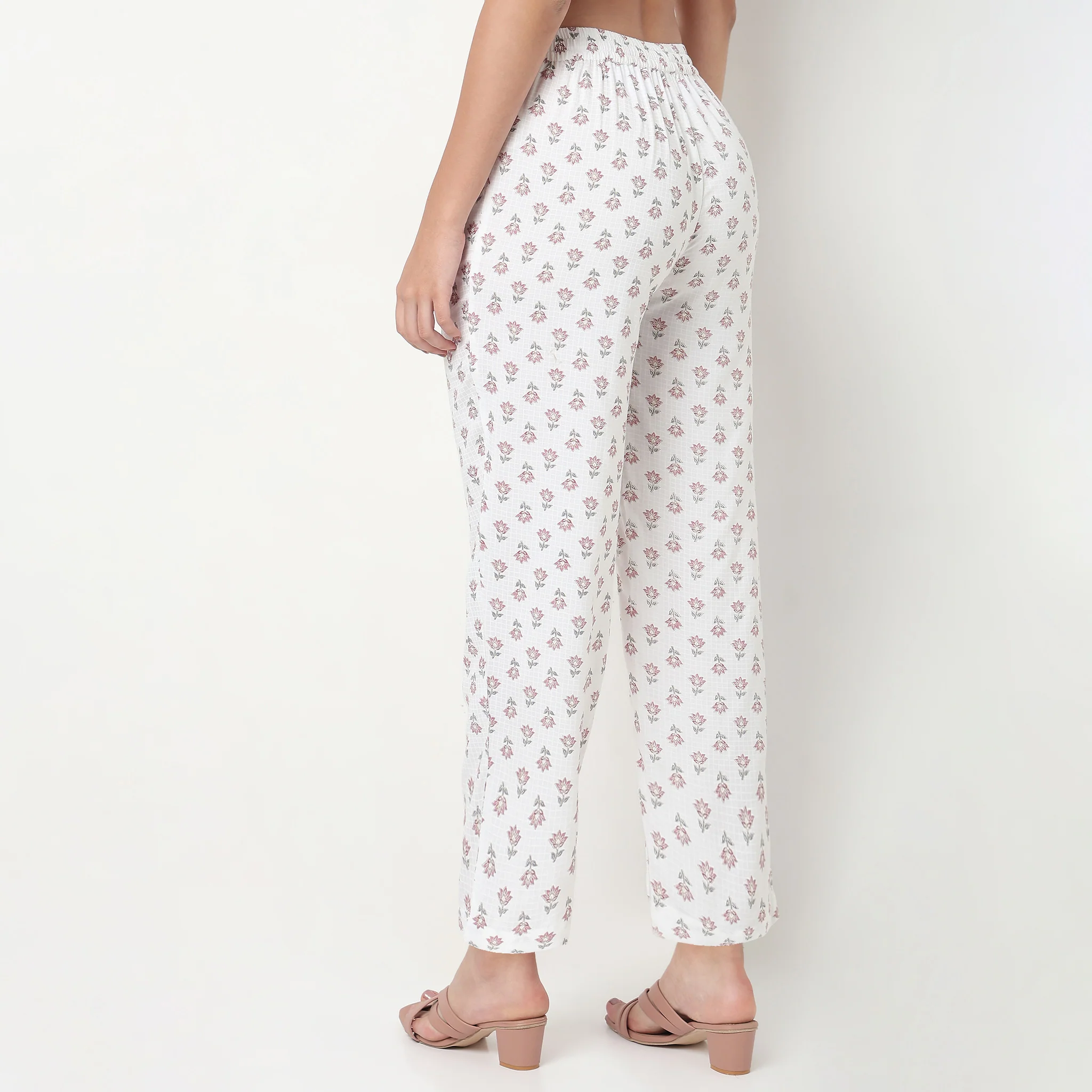 Printed Straight Fit High Rise Pants - Image 3