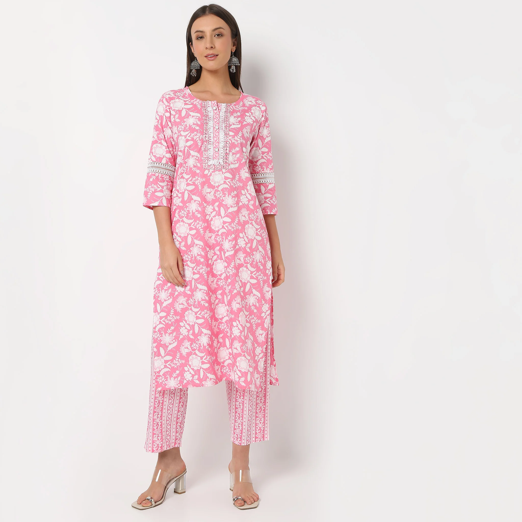 Printed Straight Kurta and Pant With Dupatta Set - Image 2