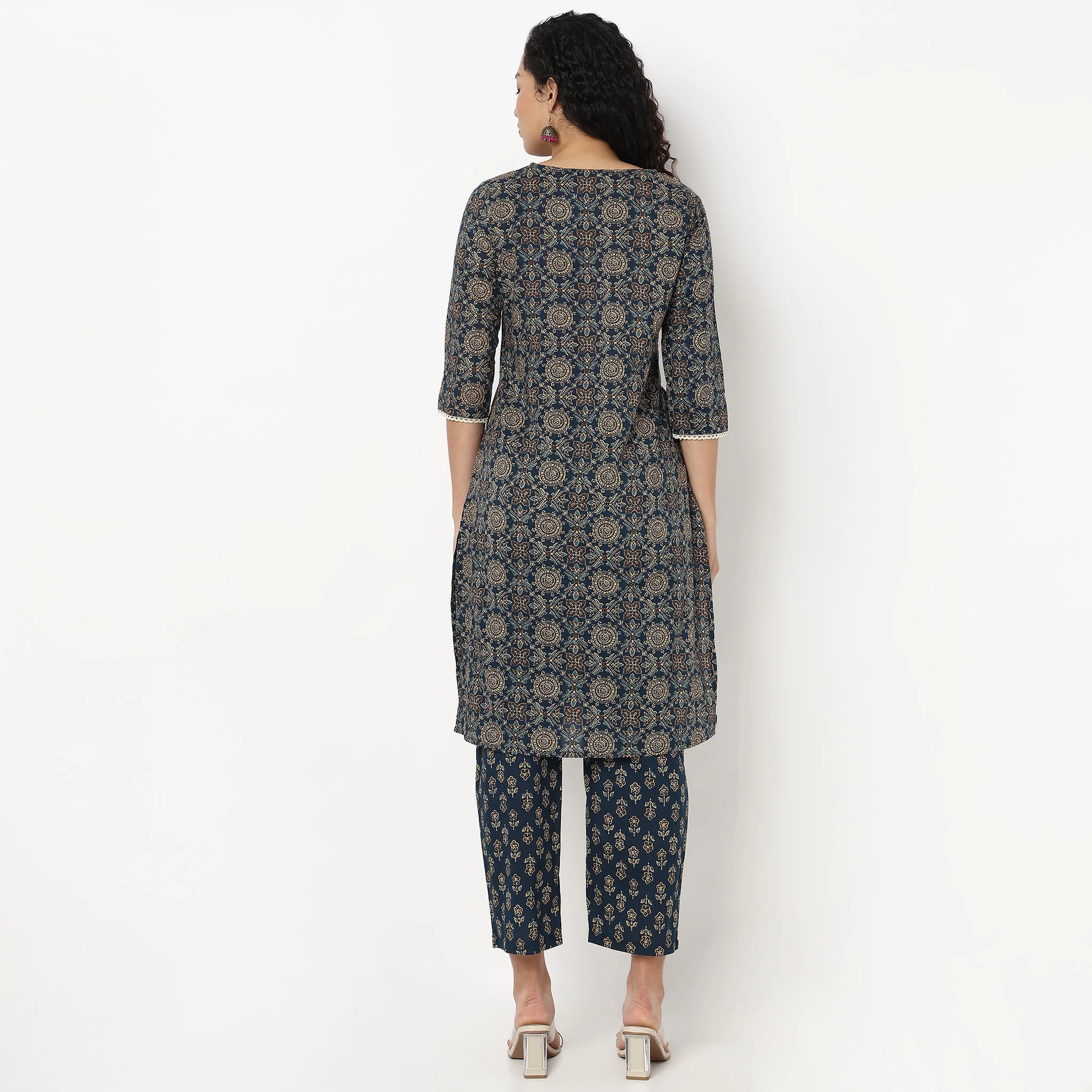 Printed Straight Kurta With Pant Set - Image 10