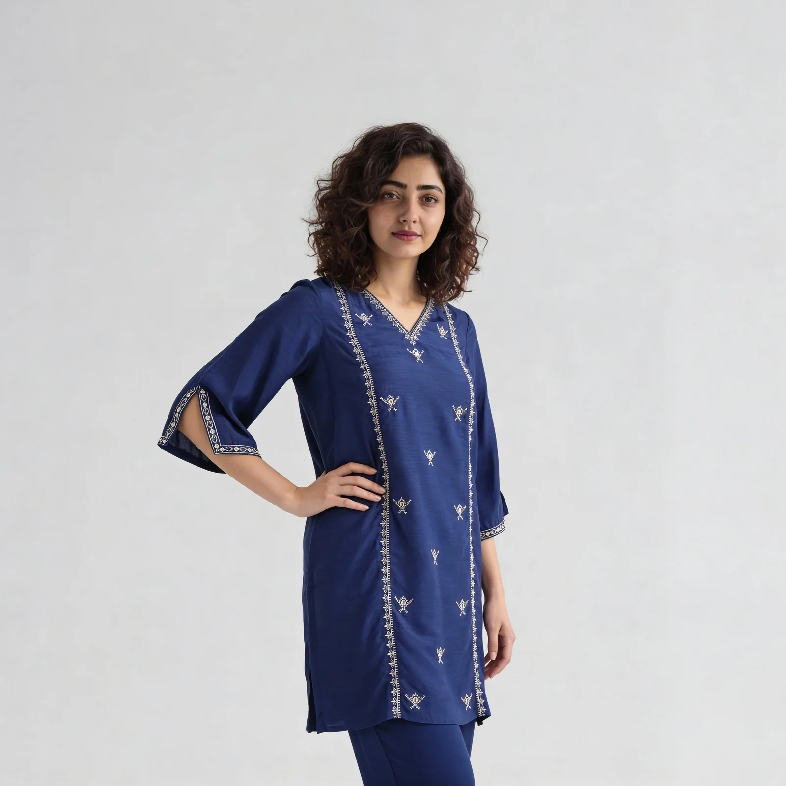 Printed V-Neck Straight Kurta - Image 5