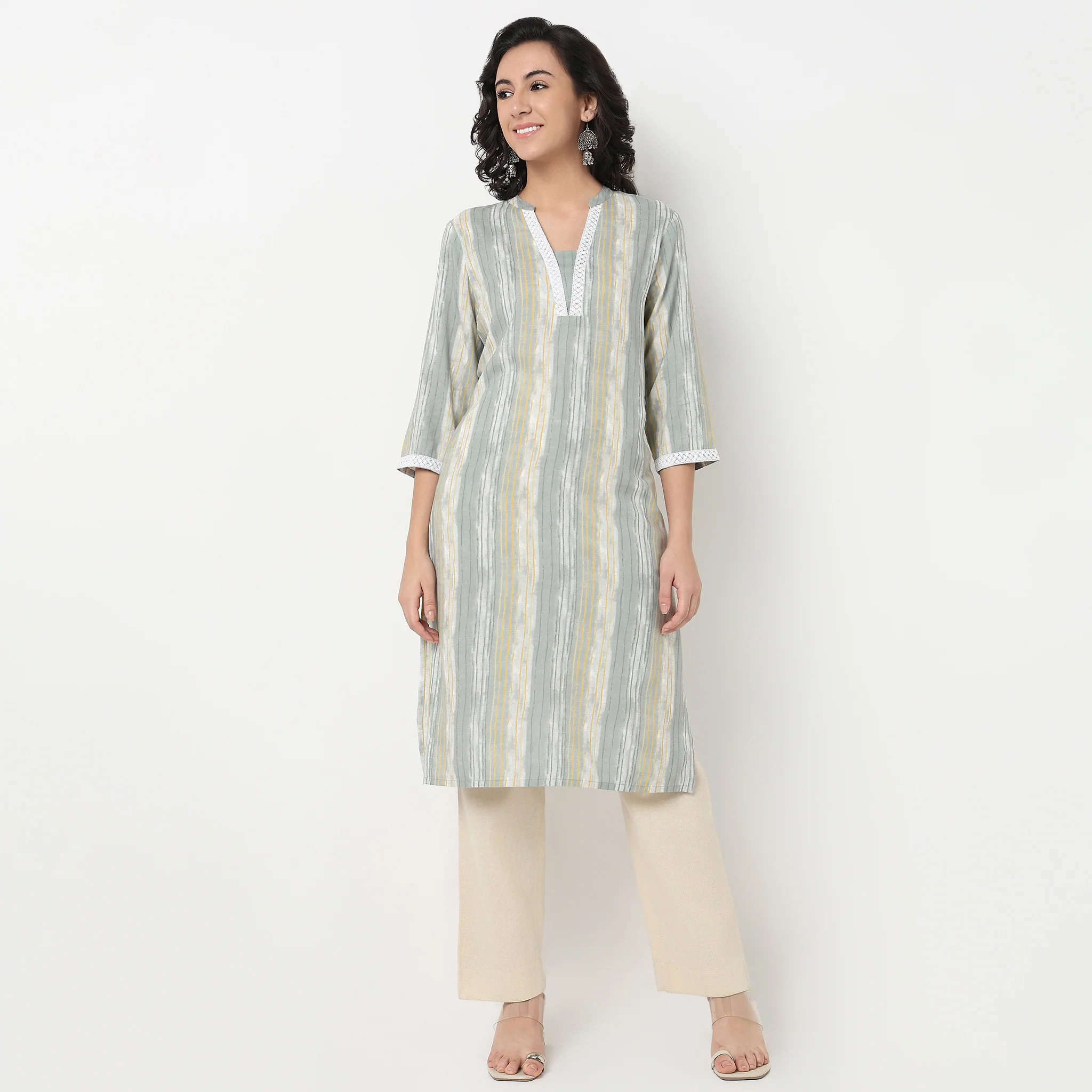 Printed V Neck With Gusset Long Kurta - Image 2