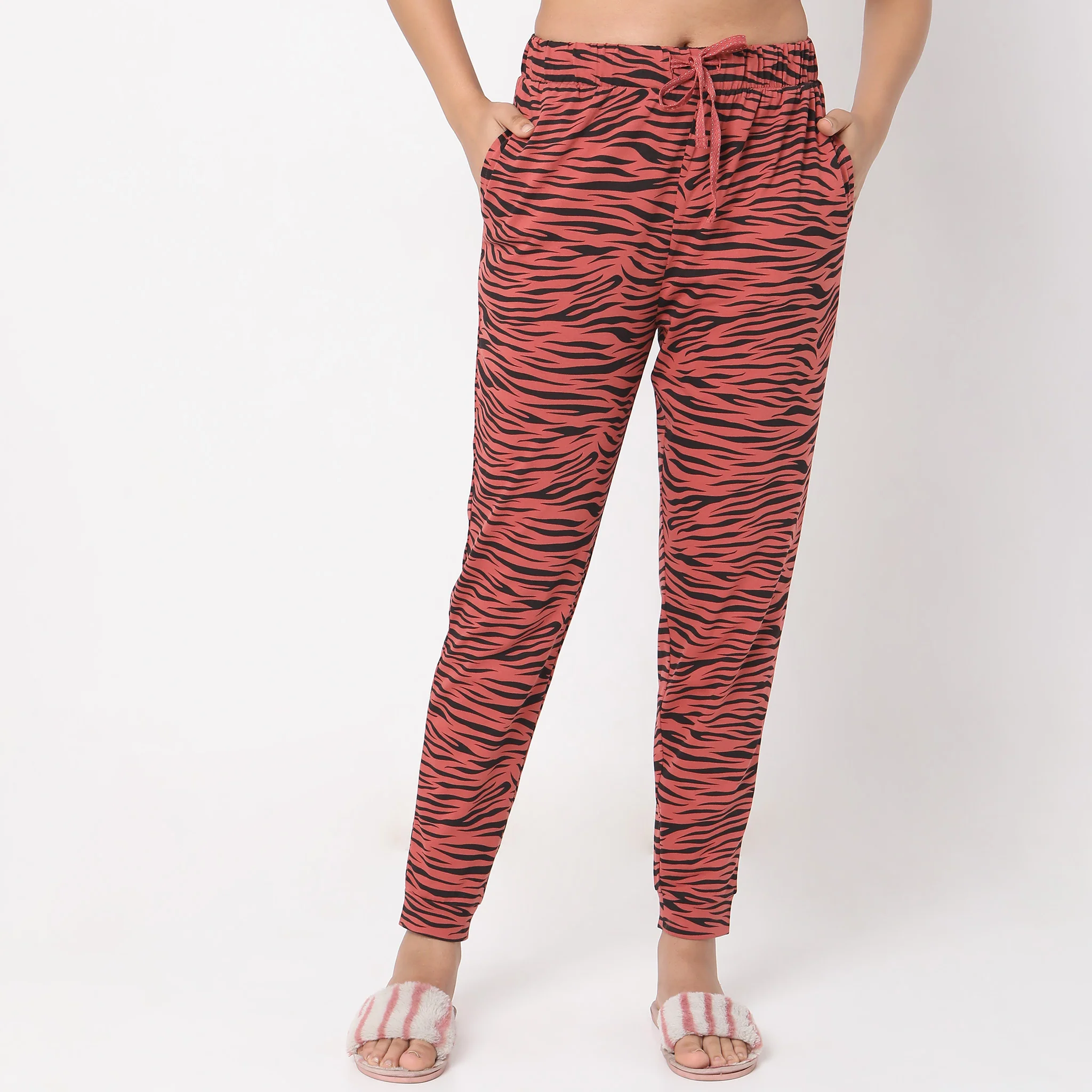 Knitted Animal Print Top With Joggers Sleepwear Set - Image 7