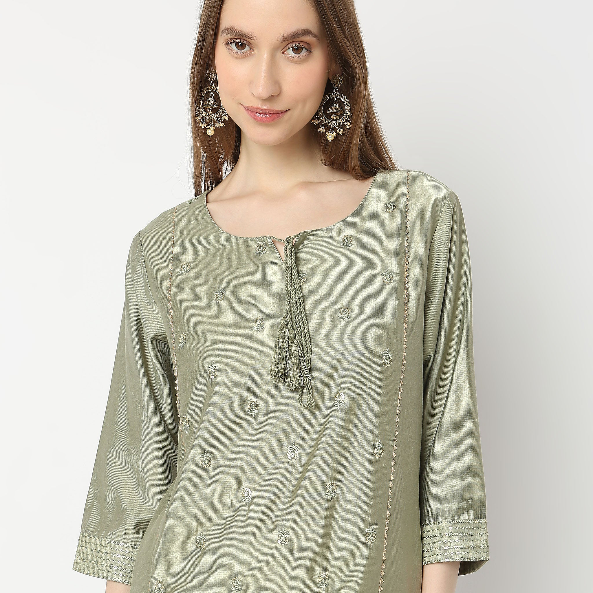 Regular Fit Embellished Kurta - Image 4