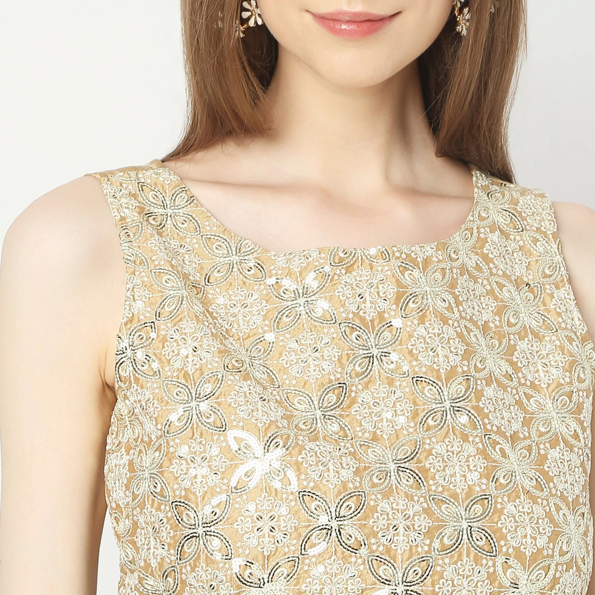Regular Fit Embroidered Crop Top - Image 4