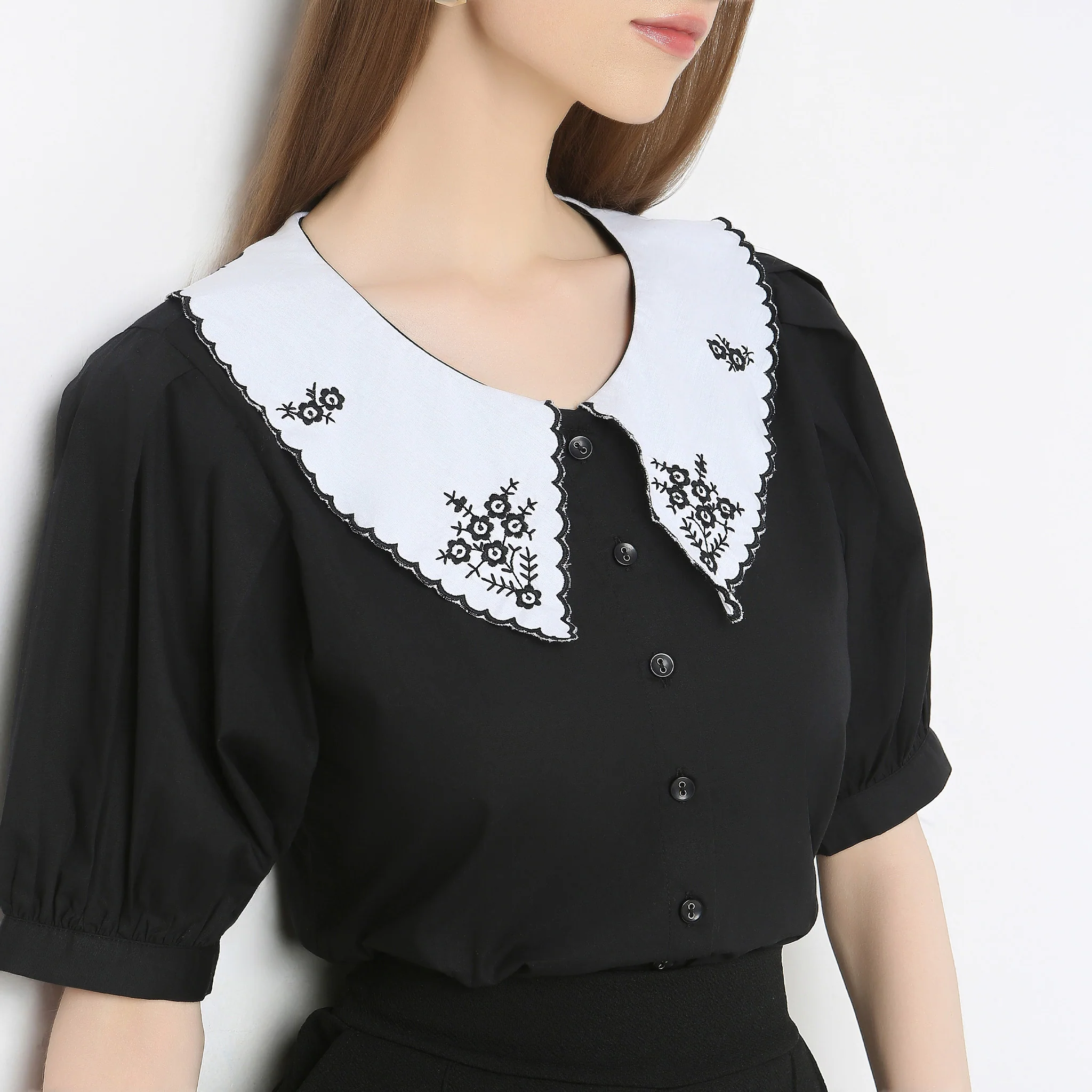 Regular Fit Embroidered Crop Top - Image 3