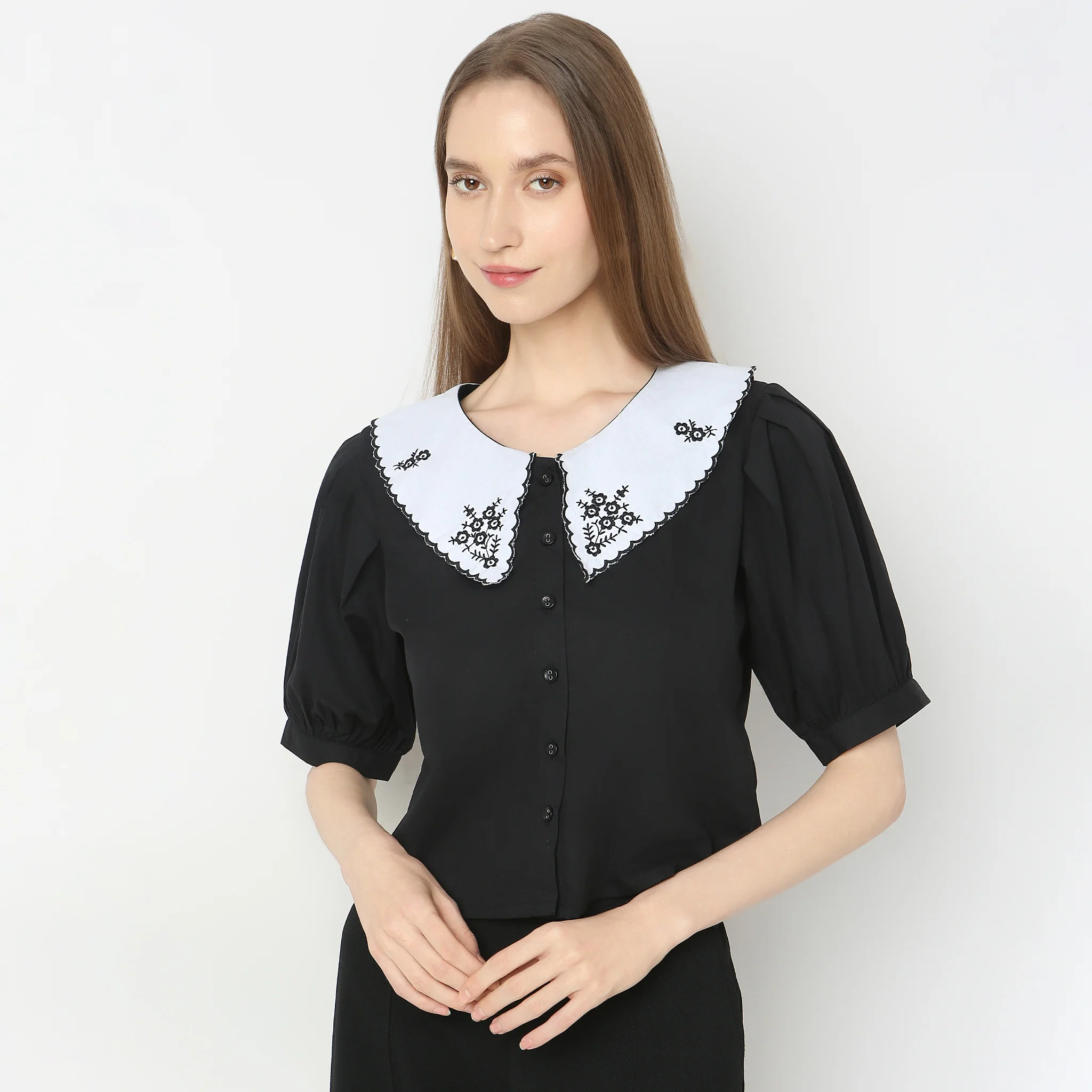 Regular Fit Embroidered Crop Top - Image 4