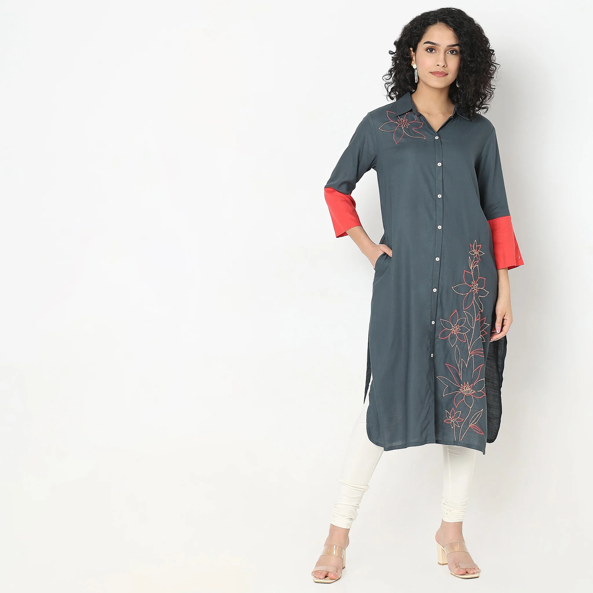 Regular Fit Embroidered Kurta - Image 2