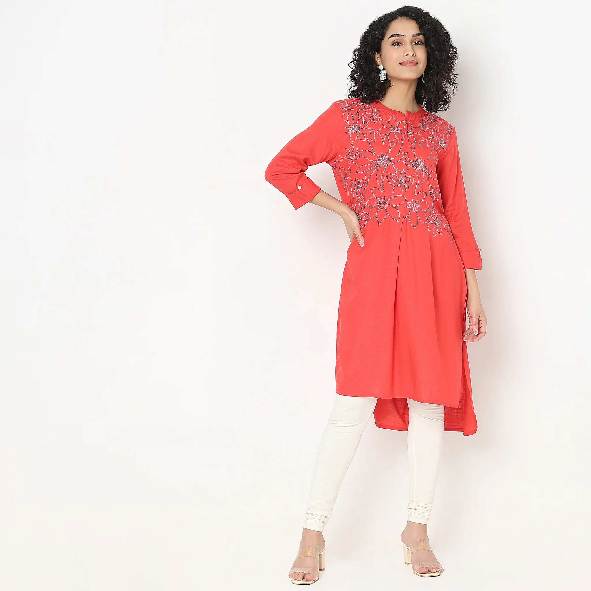 Regular Fit Embroidered Kurta - Image 2