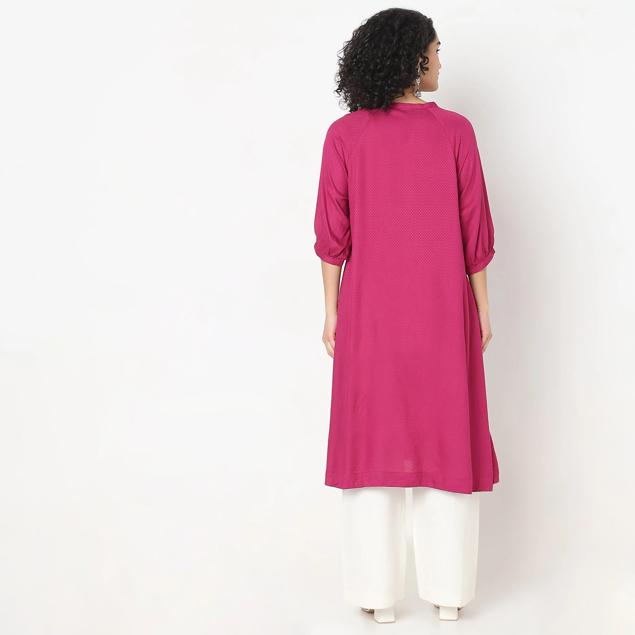 Regular Fit Embroidered Kurta - Image 3