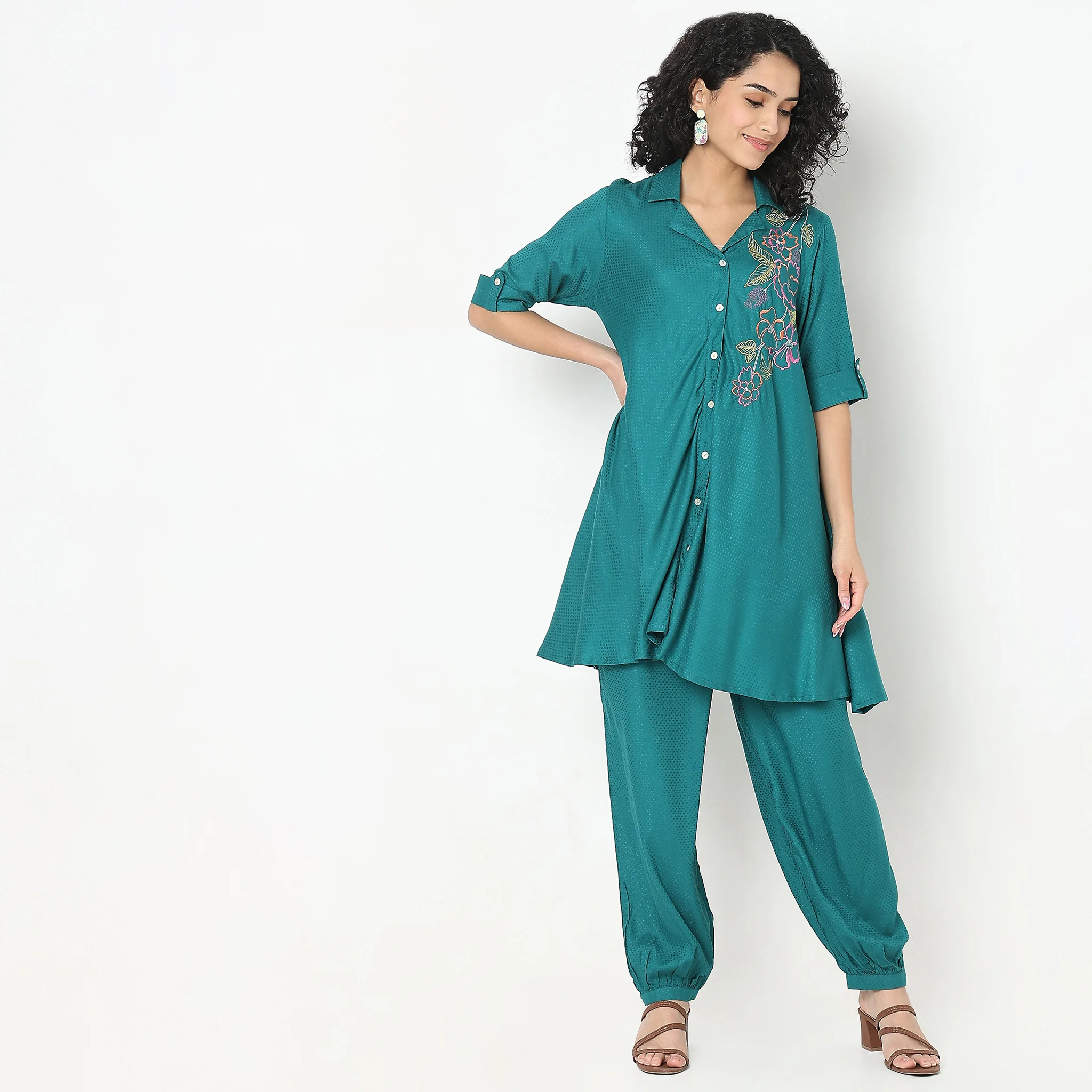 Regular Fit Embroidered Kurta With Pant Co-Ords - Image 2