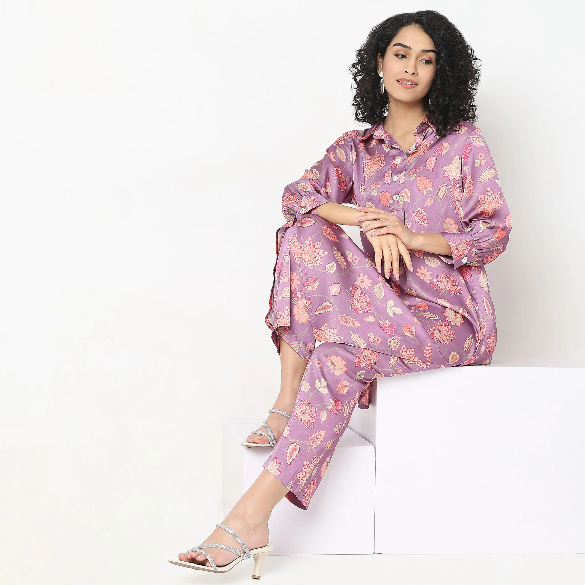 Regular Fit Floral Kurta With Pant Co-Ords