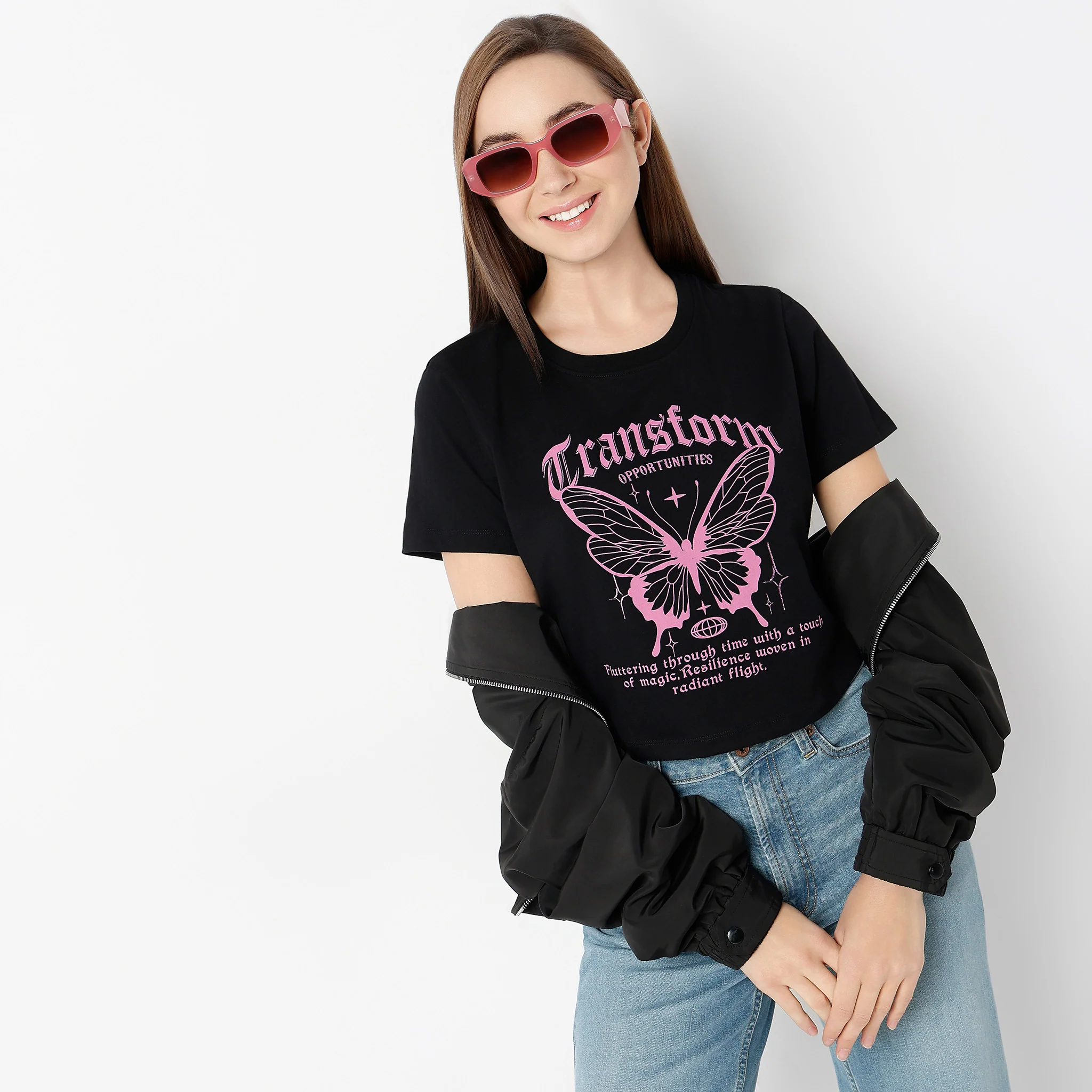 Crew Neck Short Sleeve Betty Graphic Crop T-Shirt - Image 2