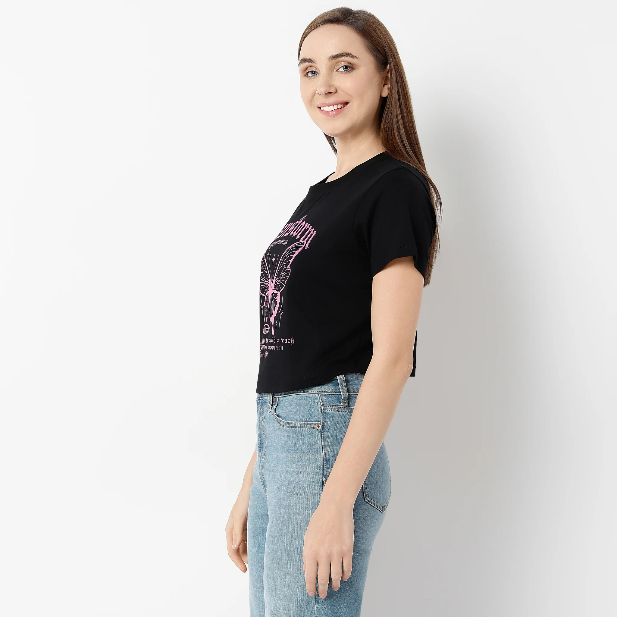Crew Neck Short Sleeve Betty Graphic Crop T-Shirt - Image 5