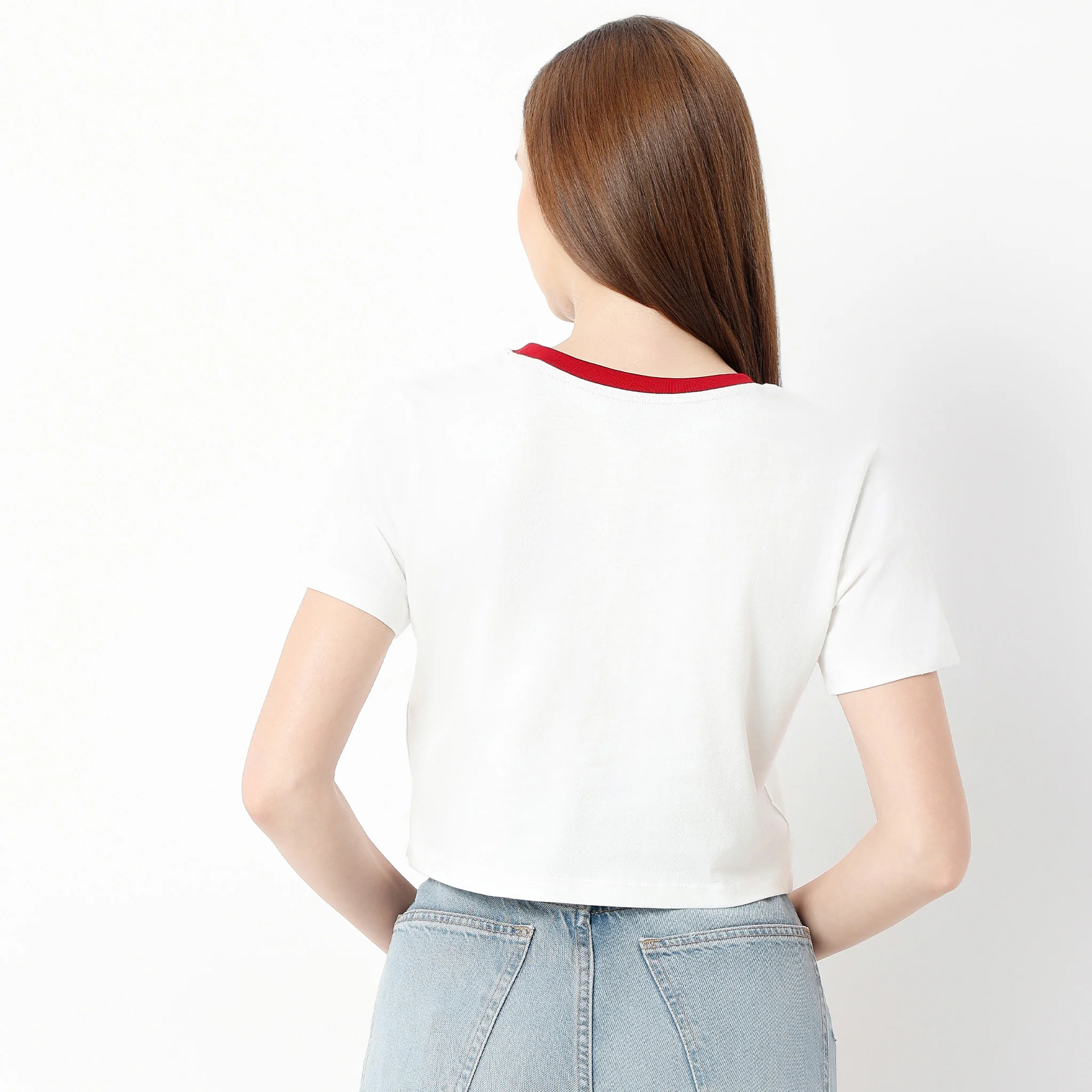 Crew Neck Short Sleeve Betty Graphic Crop T-Shirt - Image 3