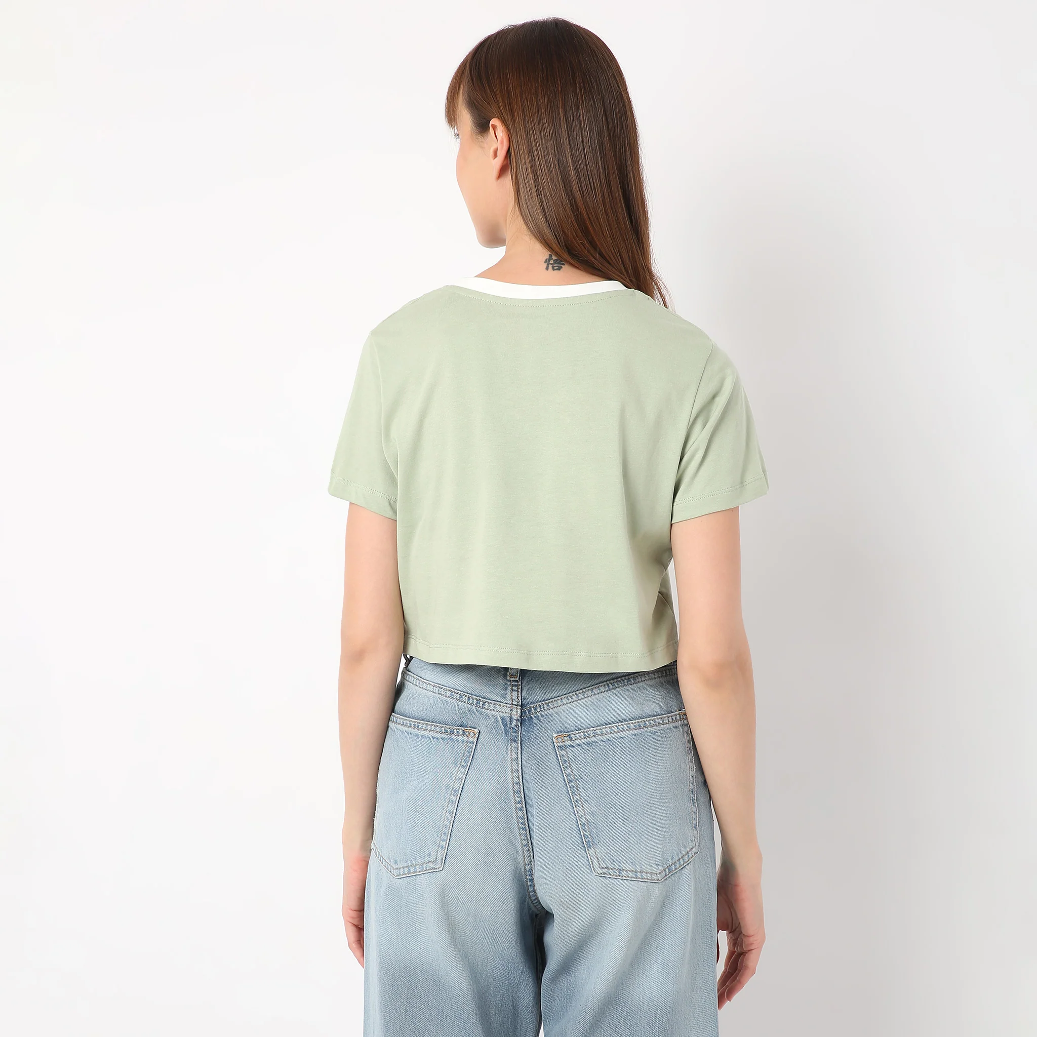 Crew Neck Short Sleeve Betty Graphic Crop T-Shirt - Image 4