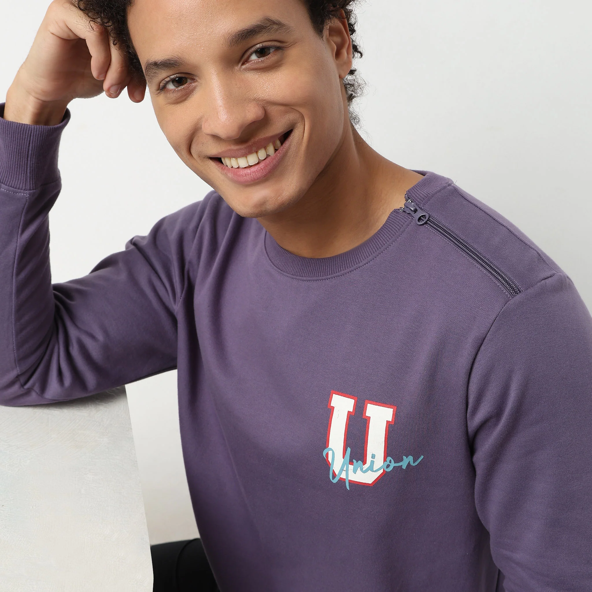 Regular Fit Graphic Sweatshirt - Image 4