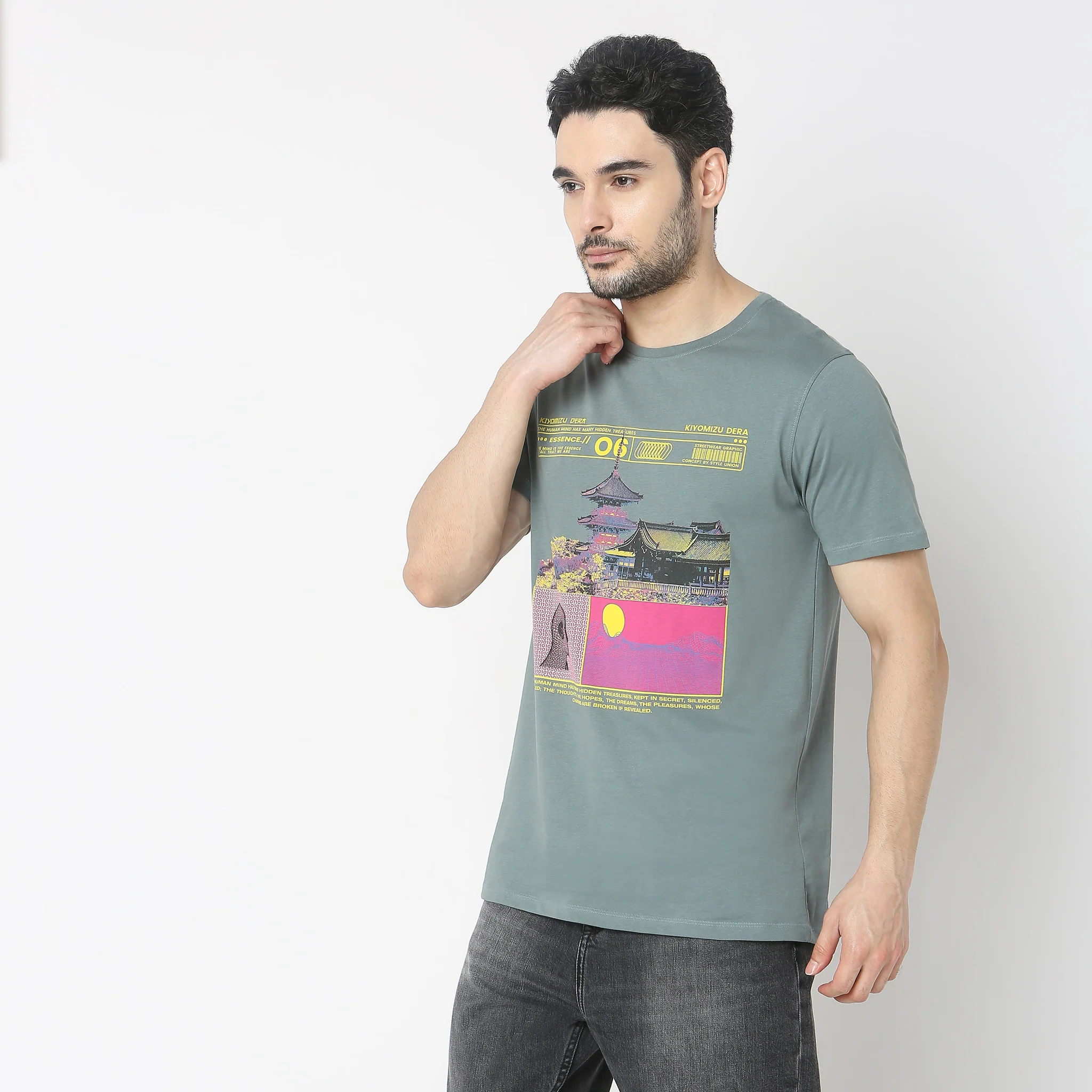 Knitted Graphic T-Shirt - Image 4