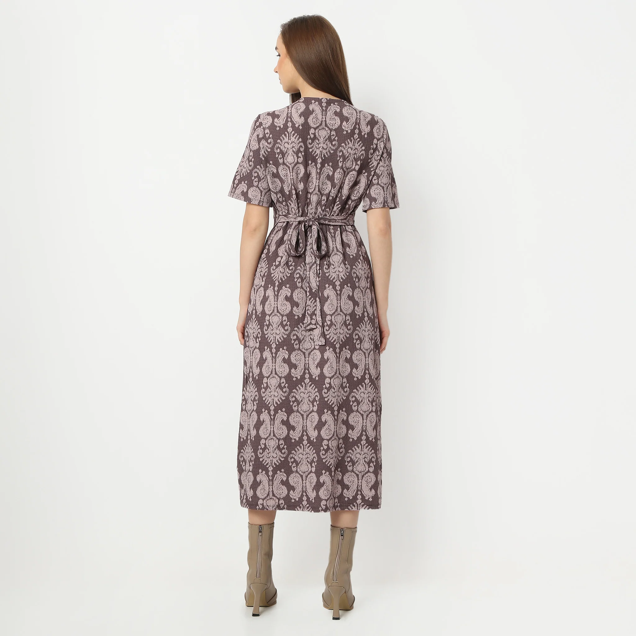 Printed Calf Length V-Neck Short Sleeve Dress - Image 8
