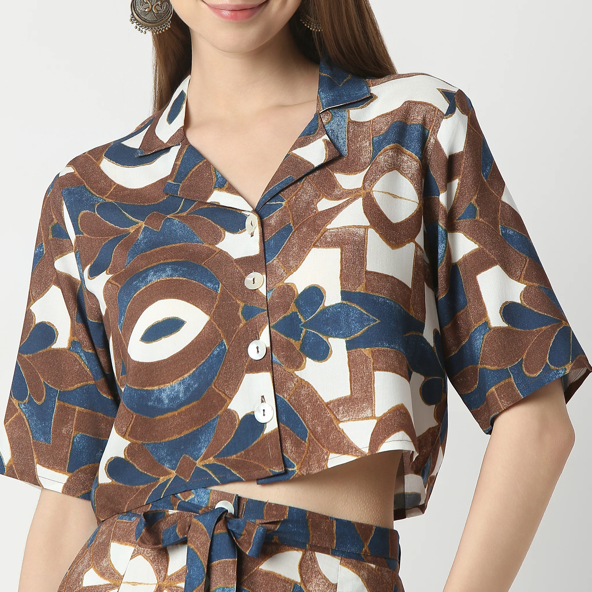 Printed Lapel Collar Short Sleeve Crop Top - Image 4