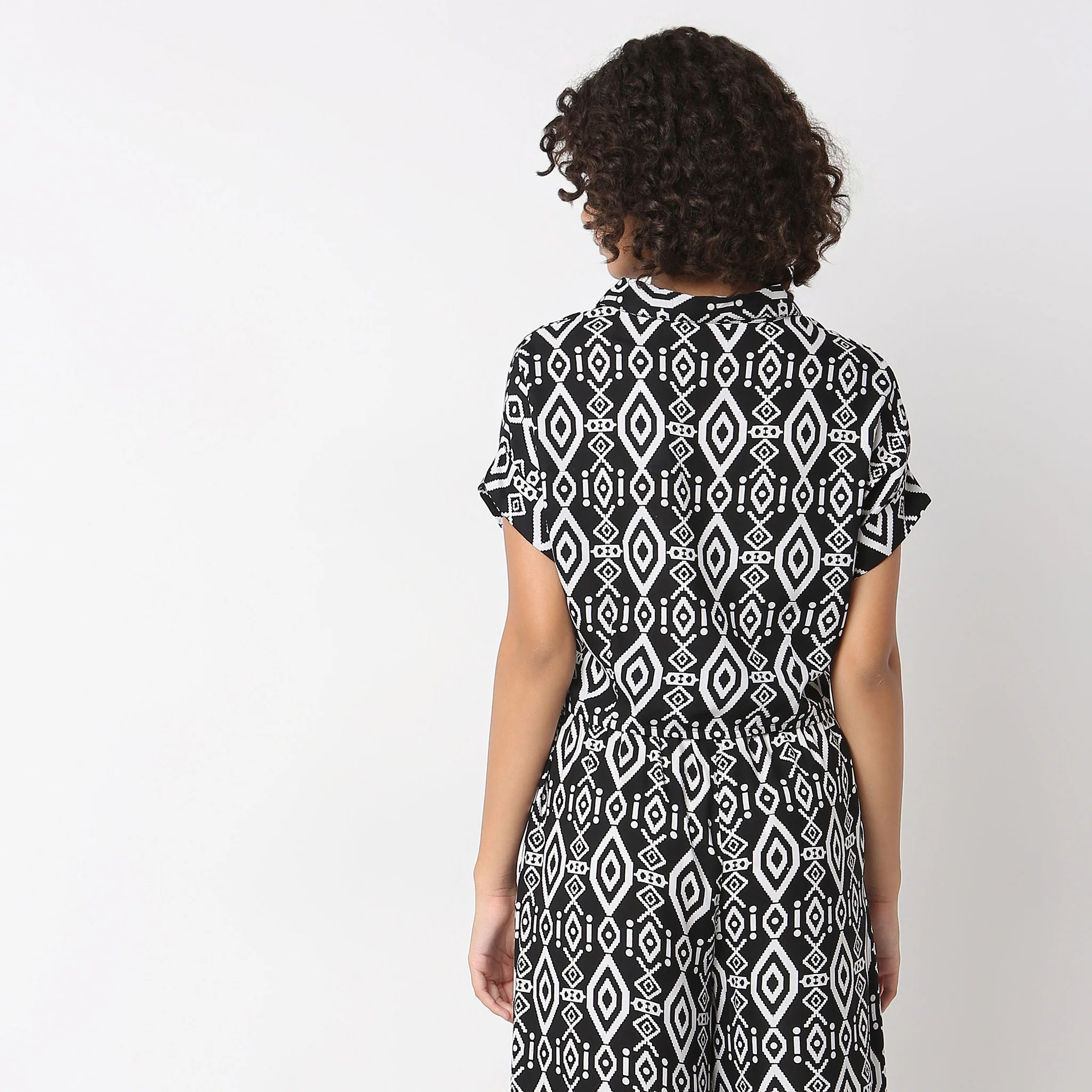 Regular Fit Printed Crop Top - Image 3